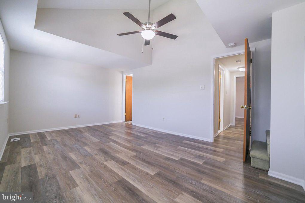 COLONIAL VIL GREEN - Residential Lease