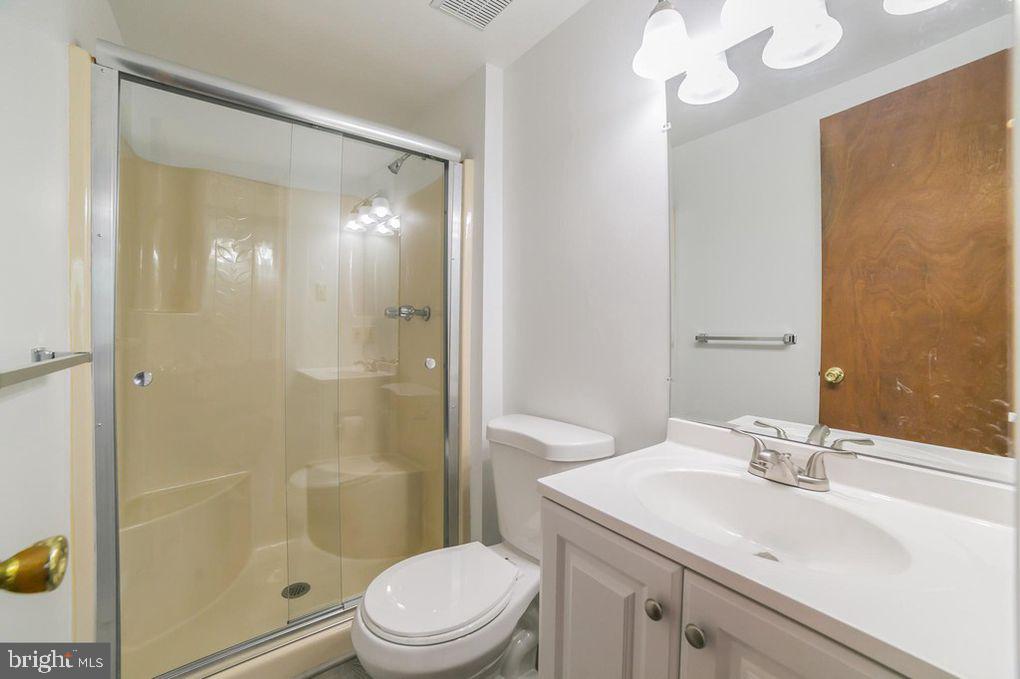 COLONIAL VIL GREEN - Residential Lease