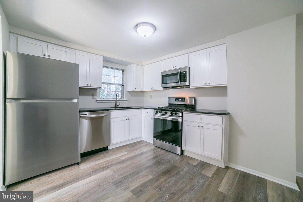 COLONIAL VIL GREEN - Residential Lease