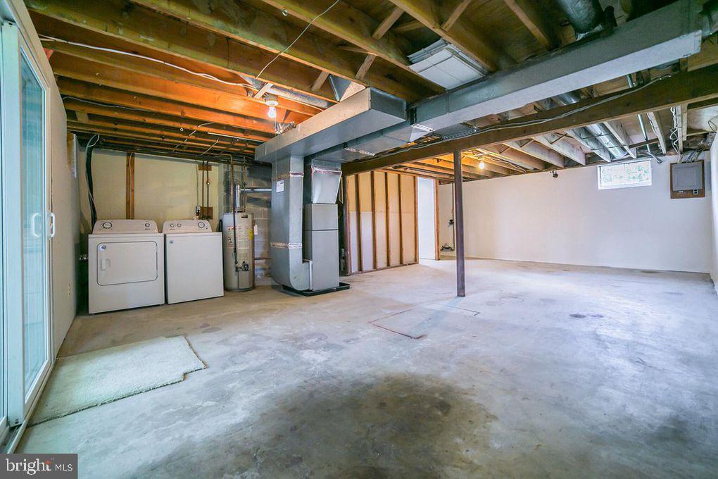 COLONIAL VIL GREEN - Residential Lease