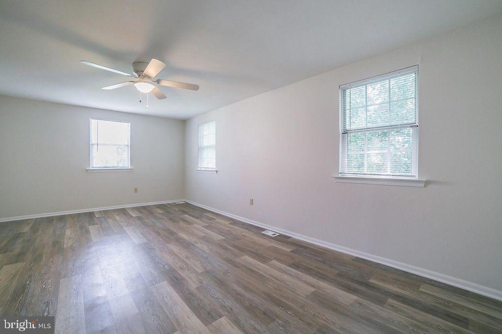 COLONIAL VIL GREEN - Residential Lease