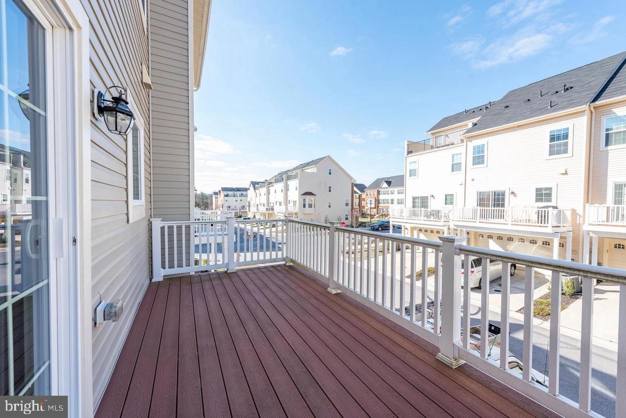 OXFORD SQUARE - Residential Lease