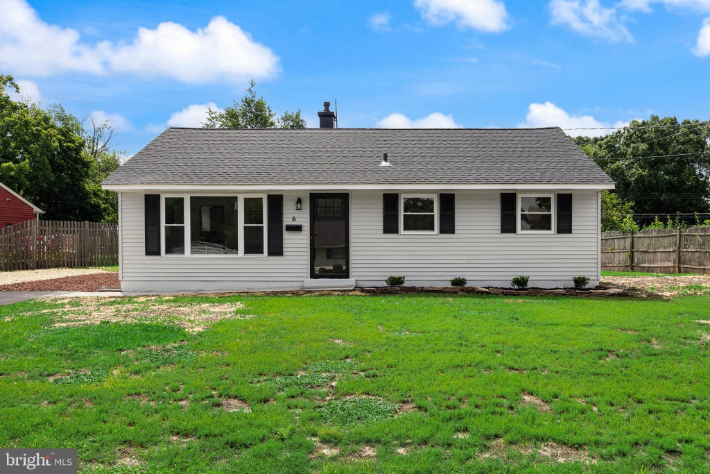 Photo of 6 Holly Drive, WEST BERLIN, NJ 08091 (MLS # NJCD2124138)