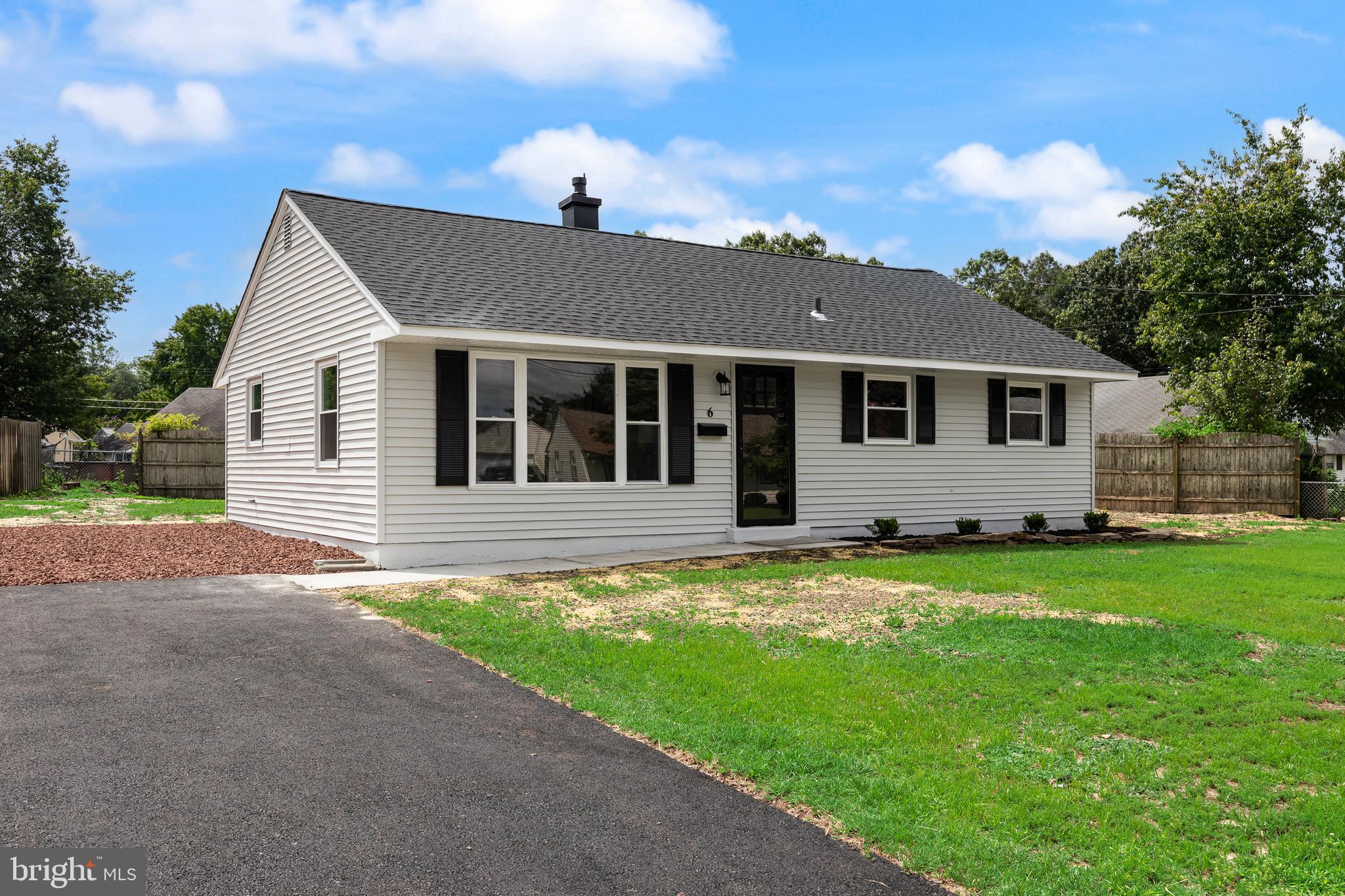 6 HOLLY DRIVE
