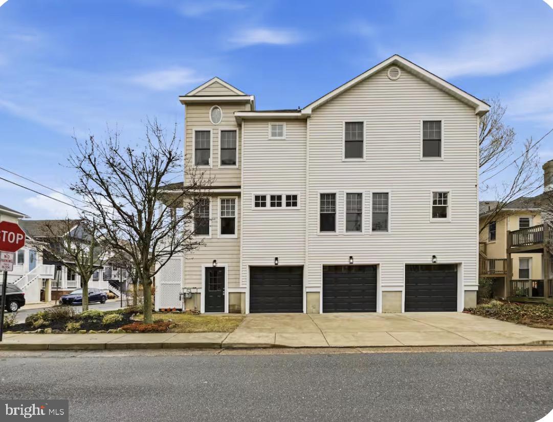 3 N VASSAR SQUARE