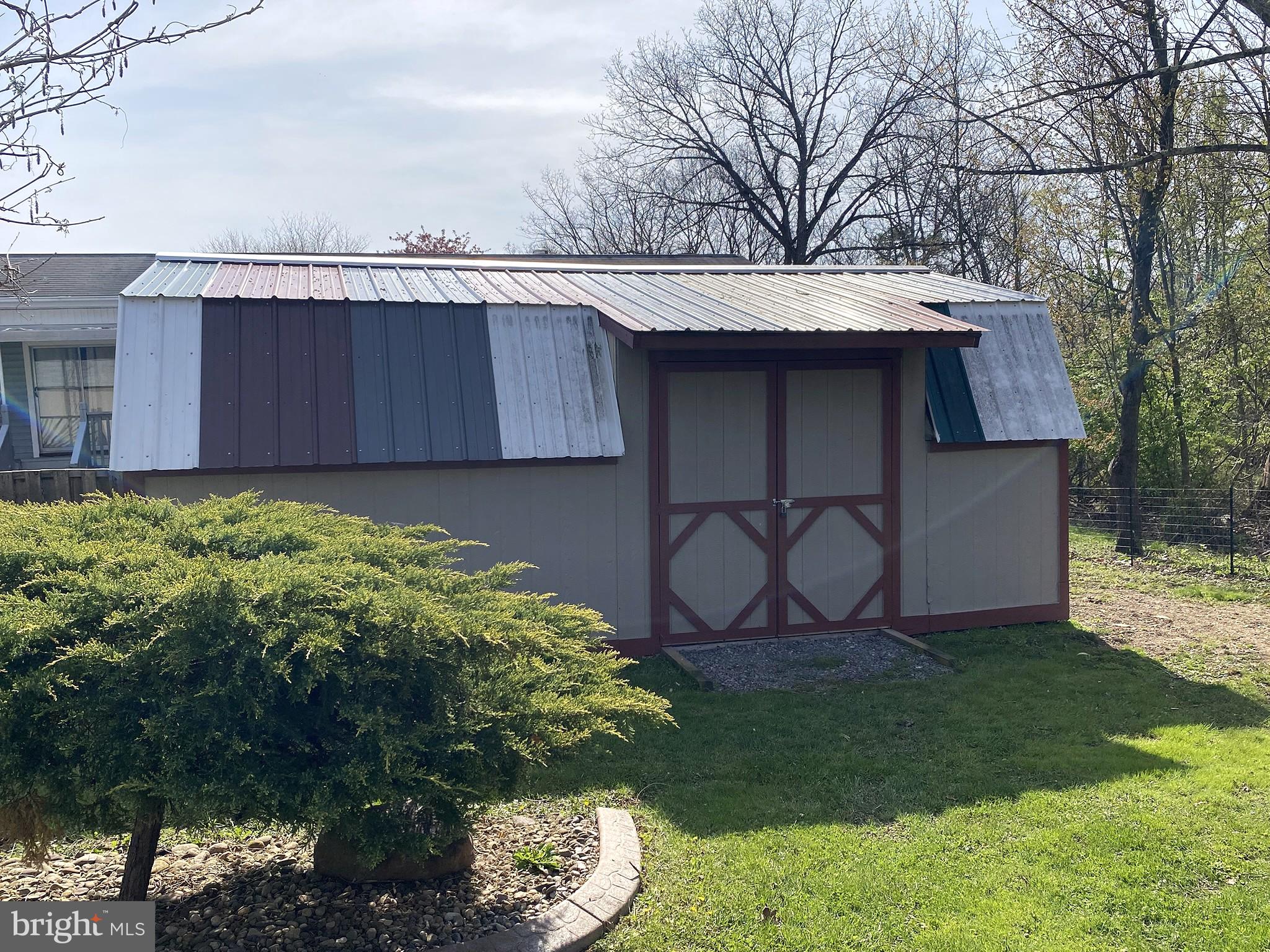 GLEN OAKS - Residential