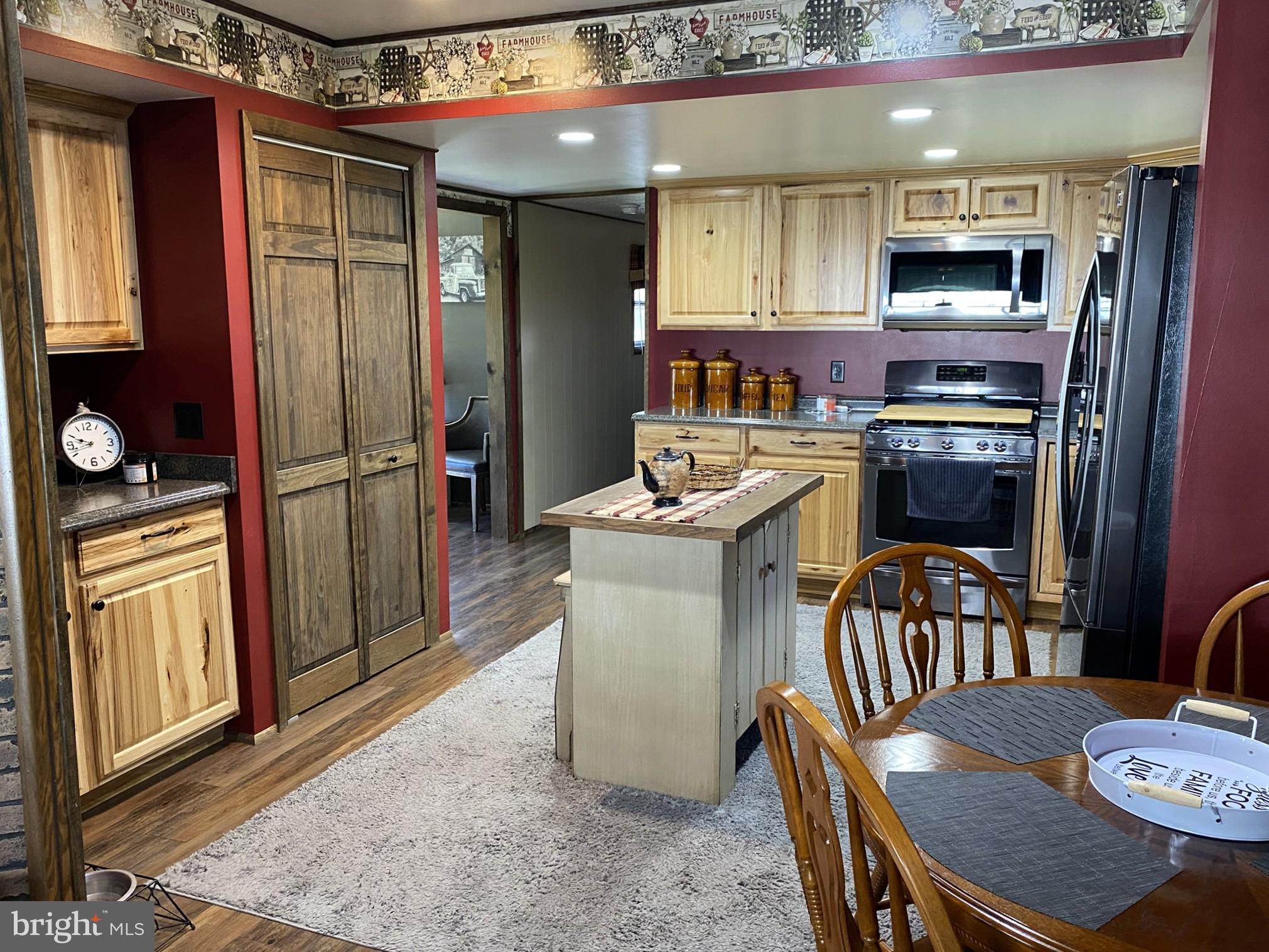 GLEN OAKS - Residential