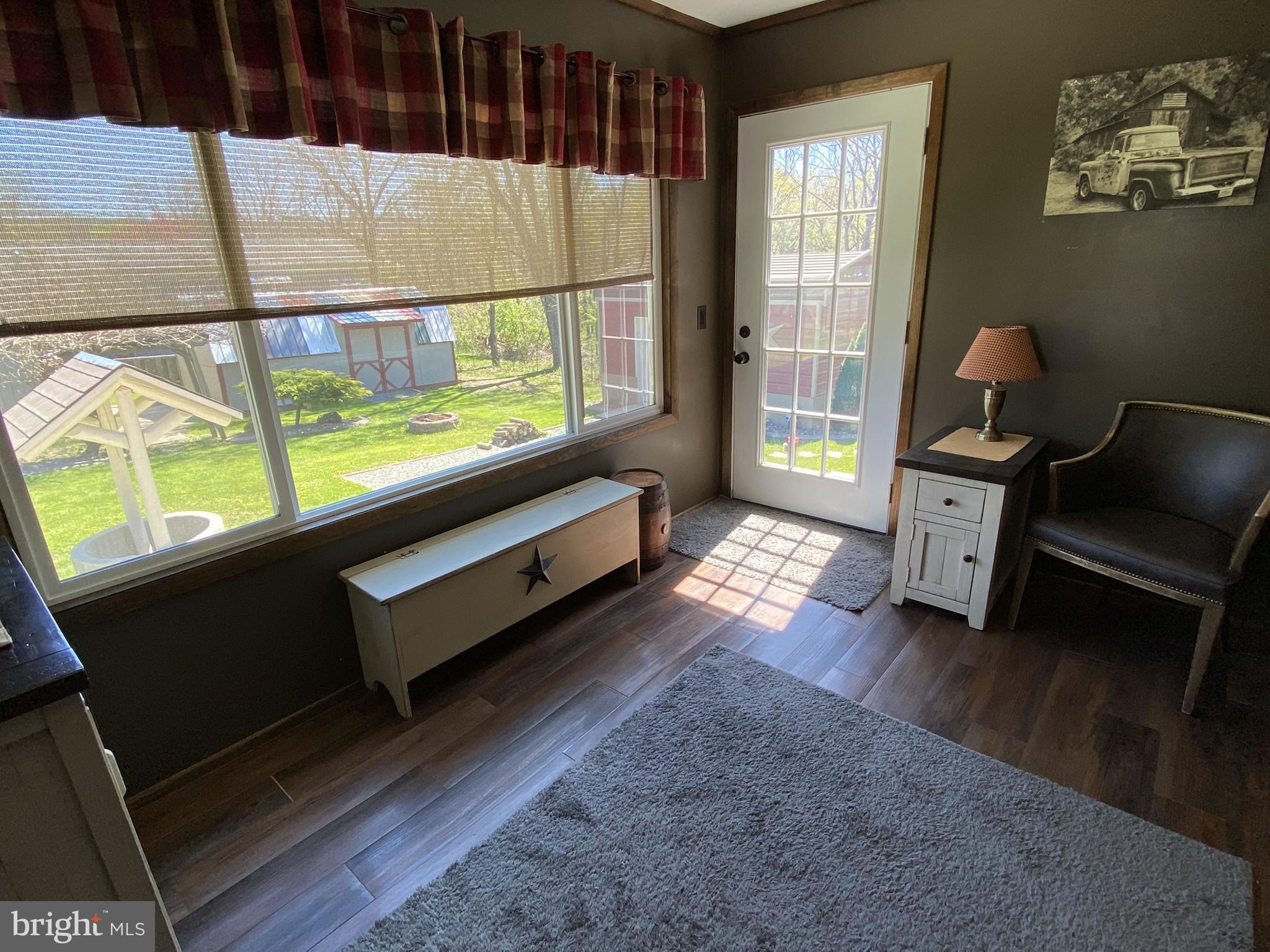 GLEN OAKS - Residential