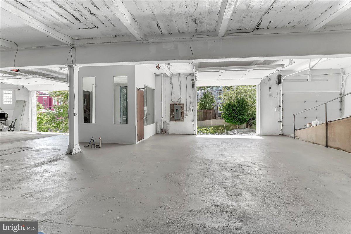 921 GUYER AVENUE
