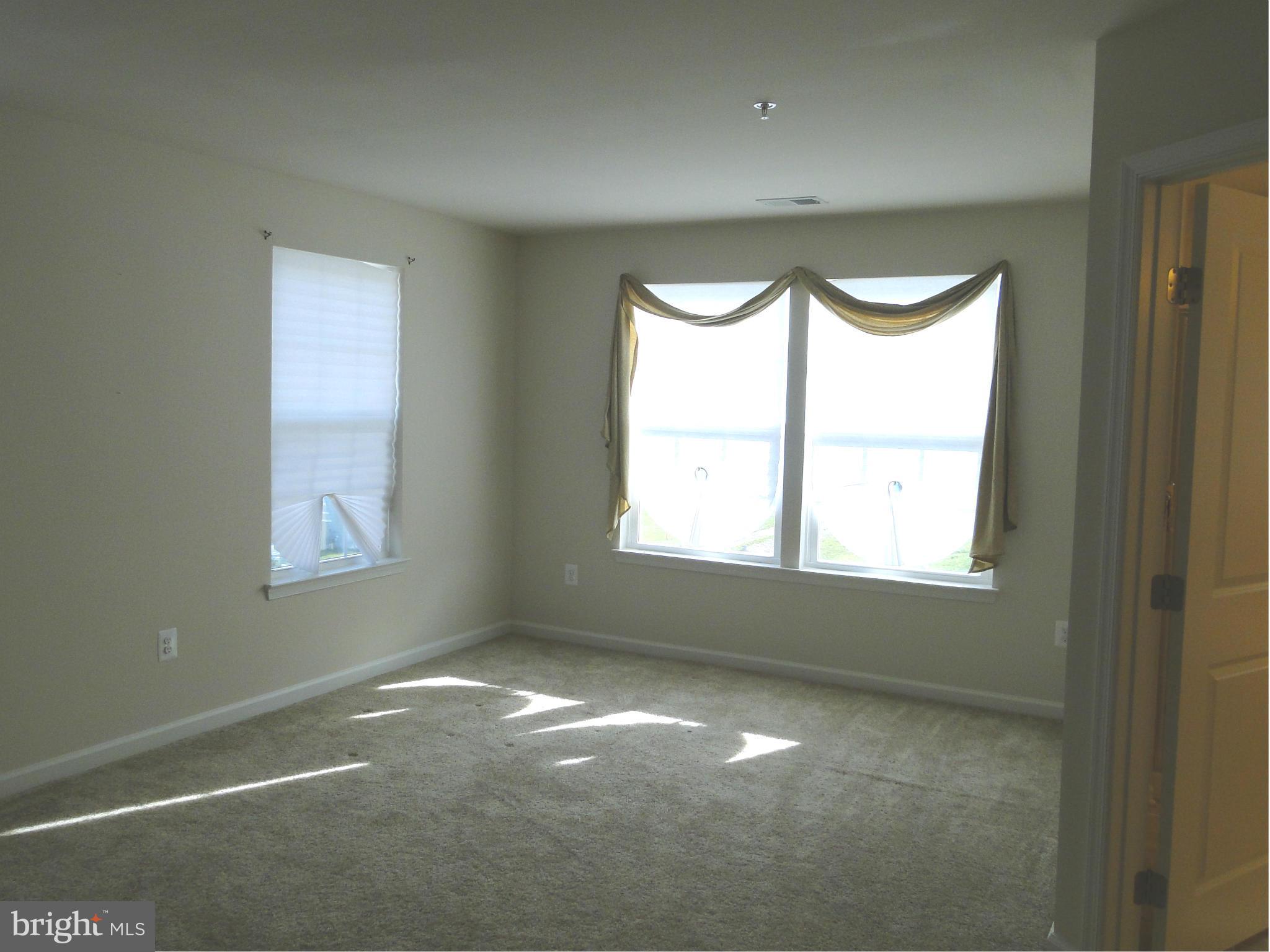 ADAMS CROSSING - Residential Lease