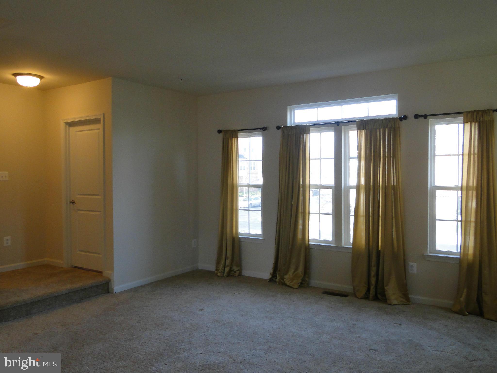 ADAMS CROSSING - Residential Lease