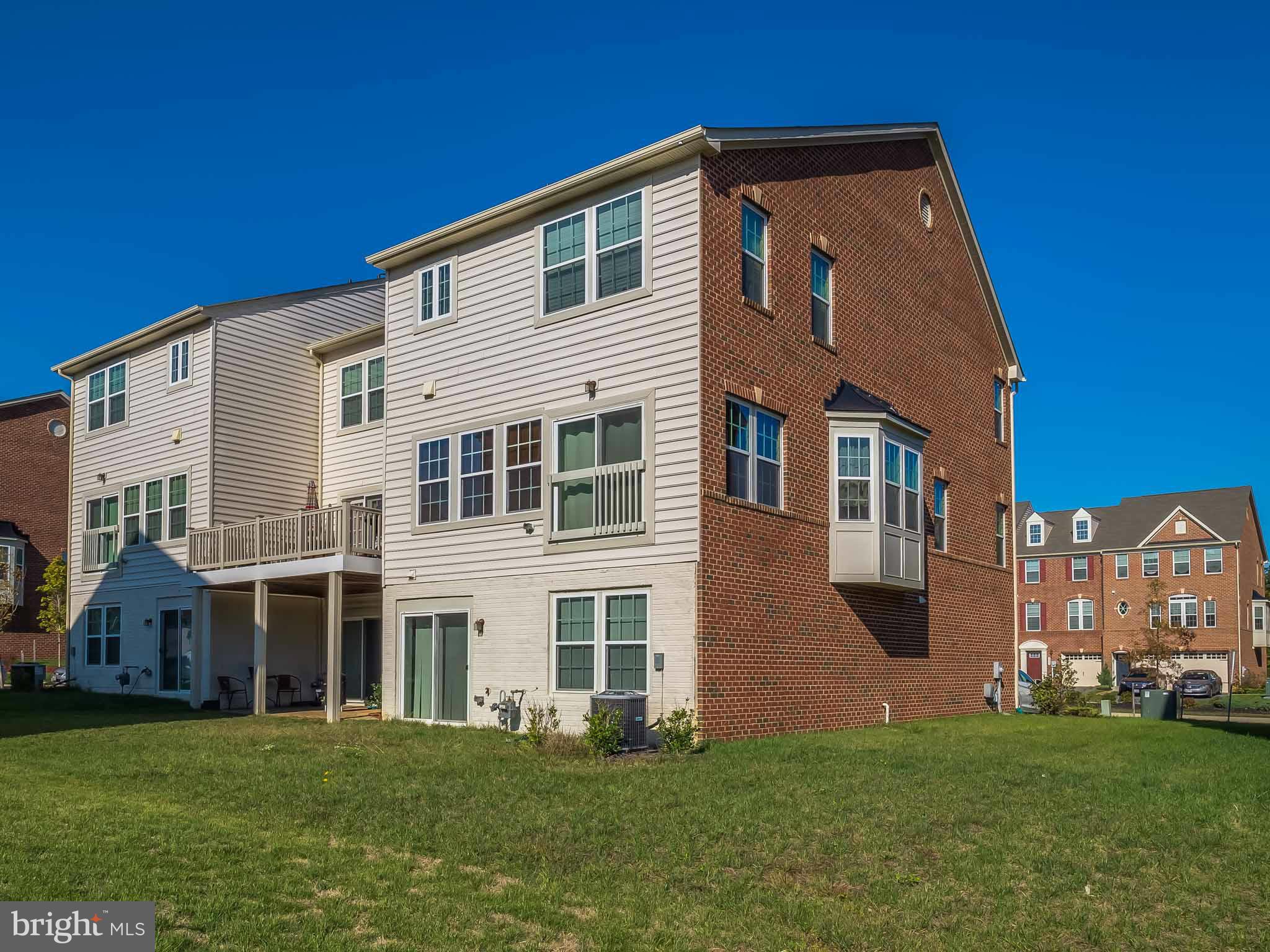 ADAMS CROSSING - Residential Lease