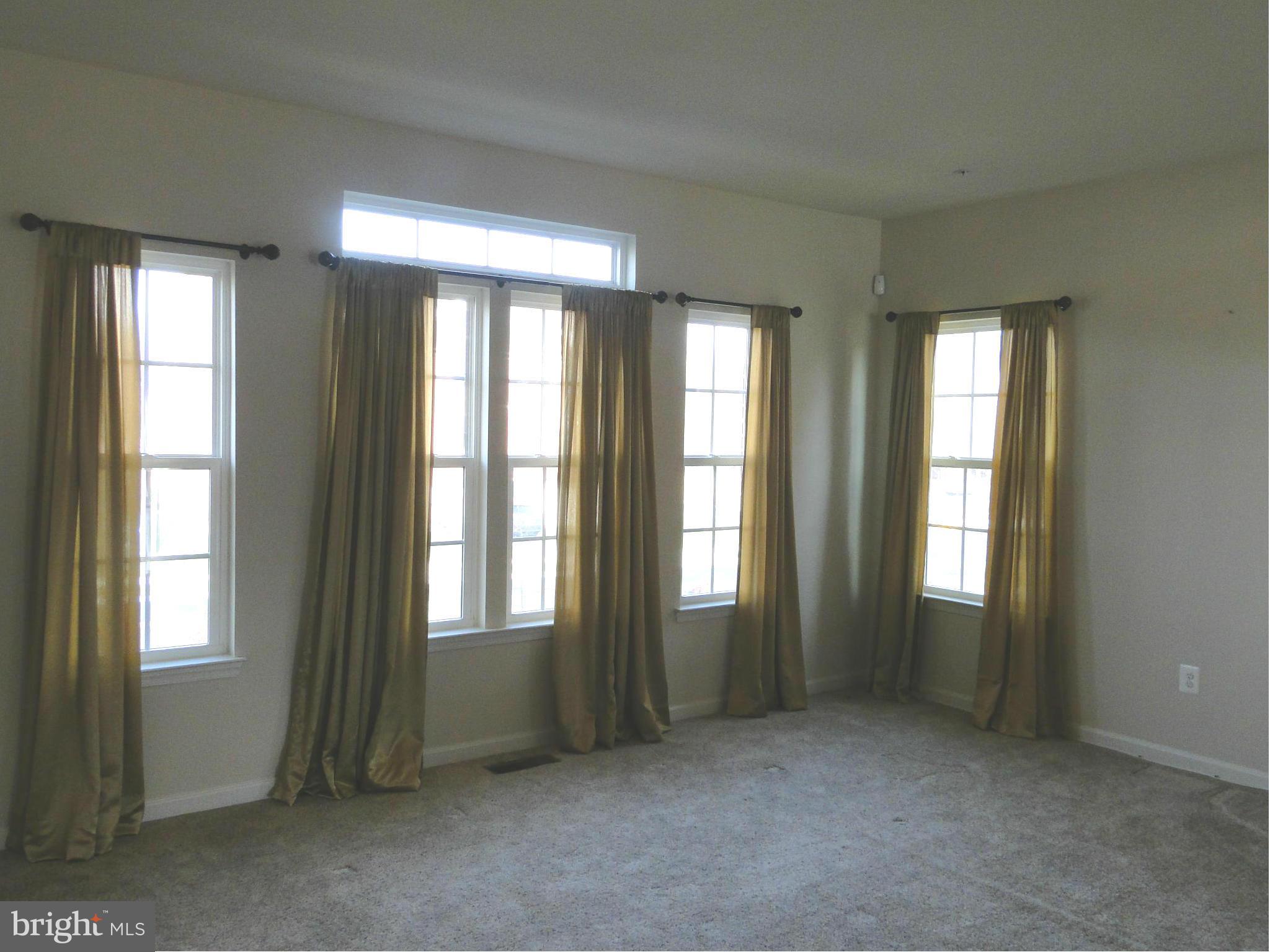 ADAMS CROSSING - Residential Lease