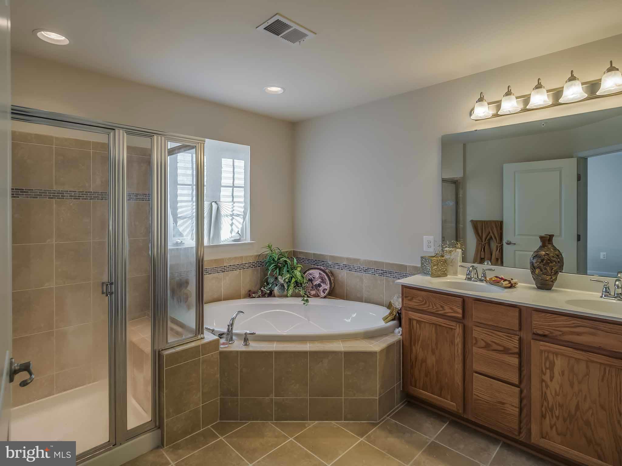 ADAMS CROSSING - Residential Lease