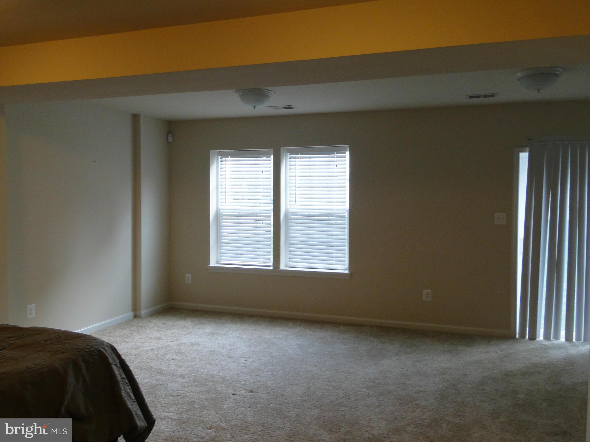 ADAMS CROSSING - Residential Lease