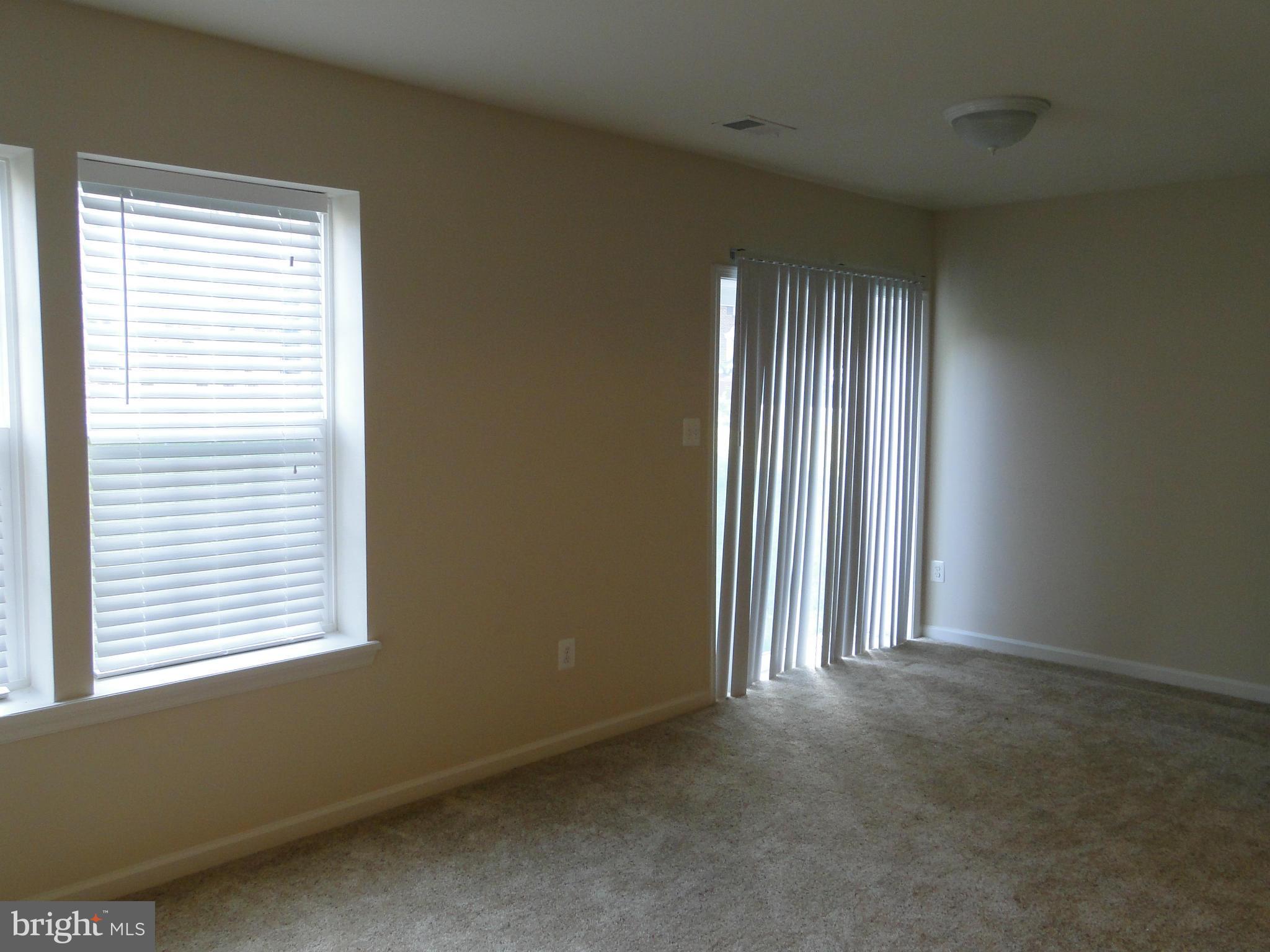 ADAMS CROSSING - Residential Lease