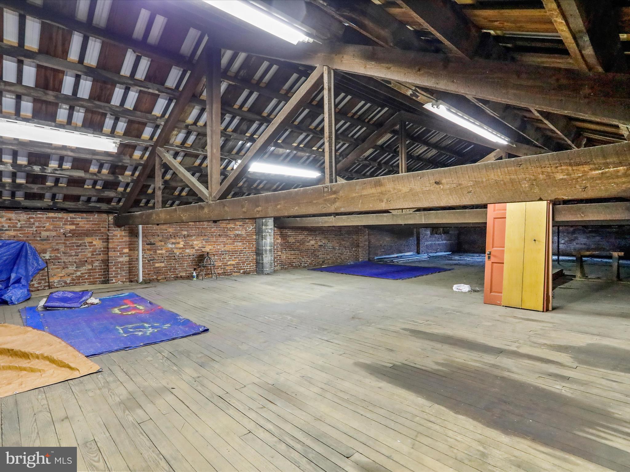 WILLIAMSPORT - Residential