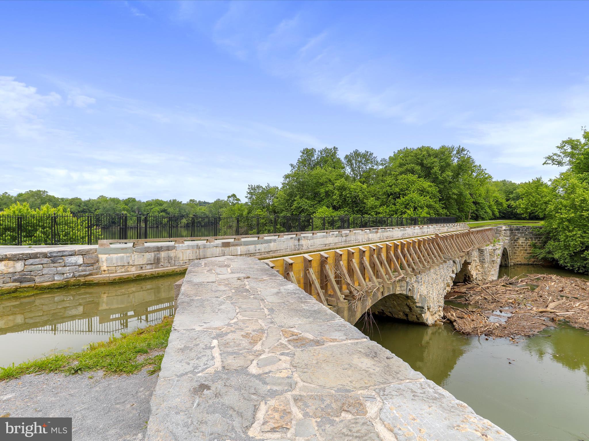 WILLIAMSPORT - Residential