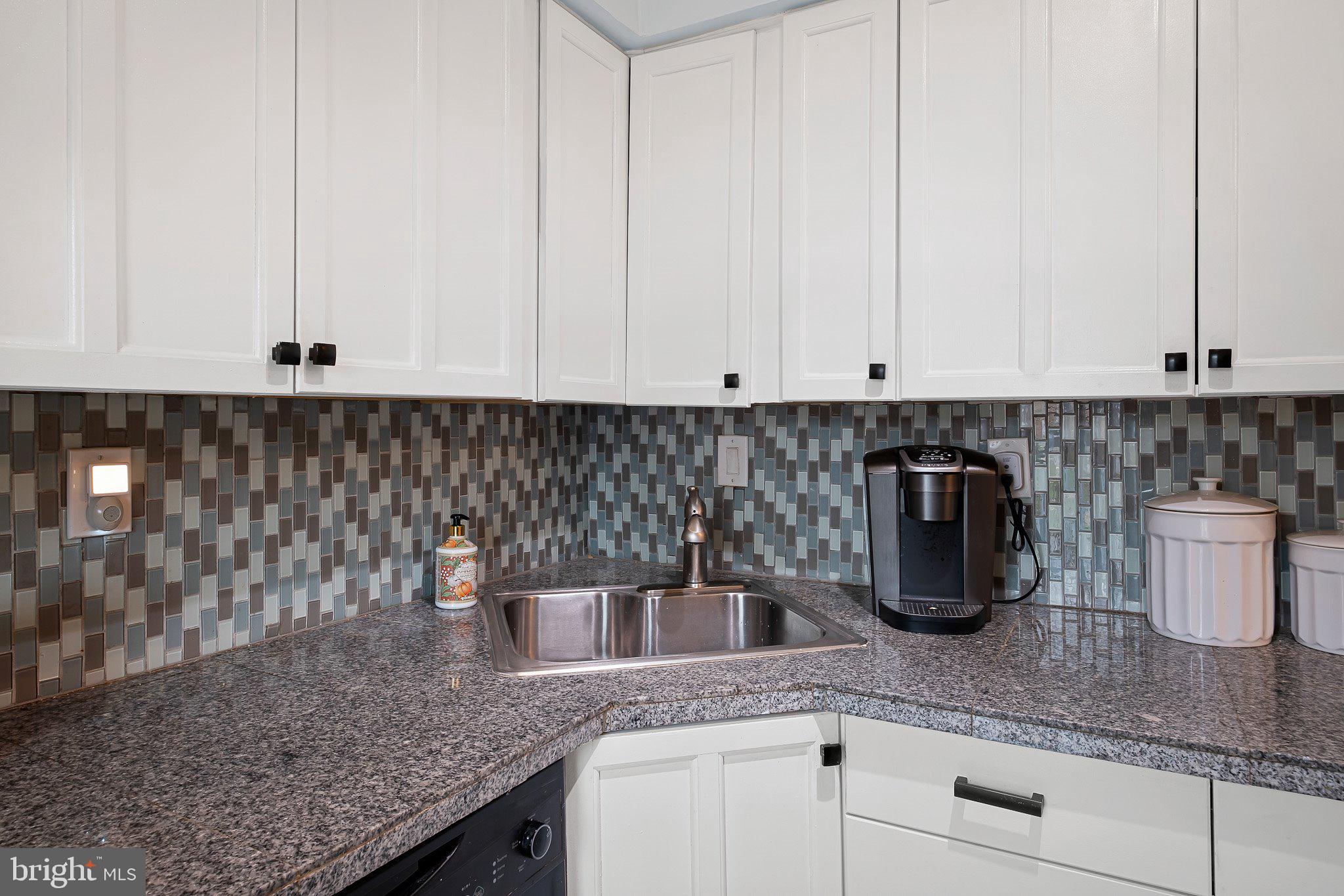 WILLIAMSBURG VIL - Residential