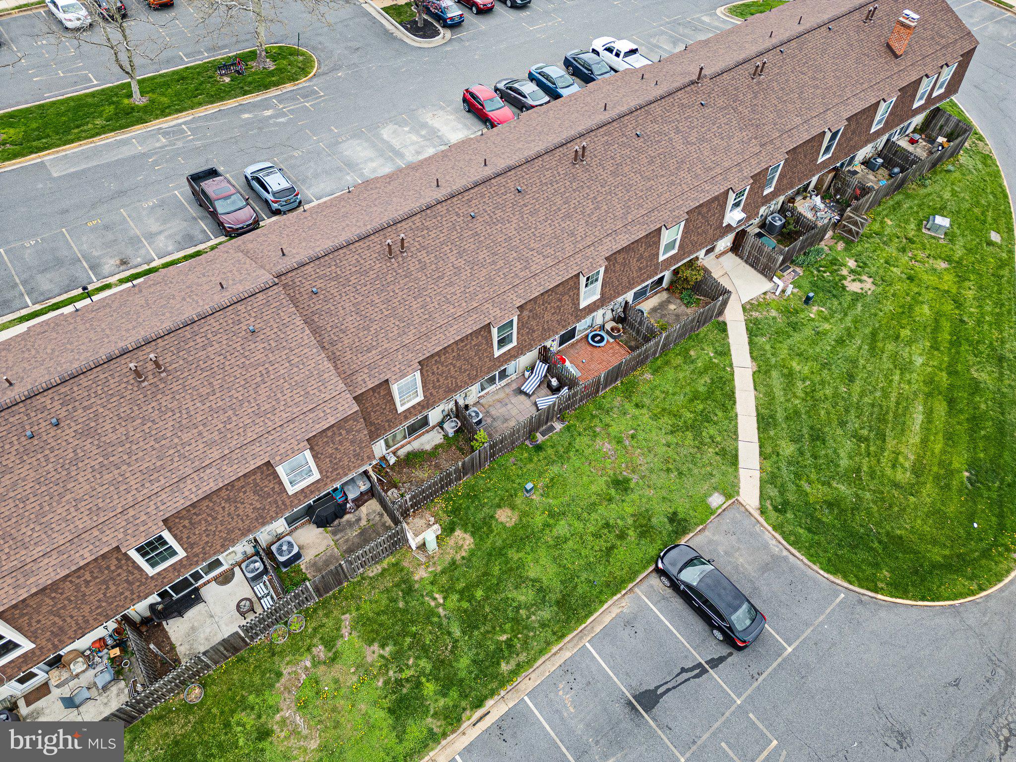 WILLIAMSBURG VIL - Residential