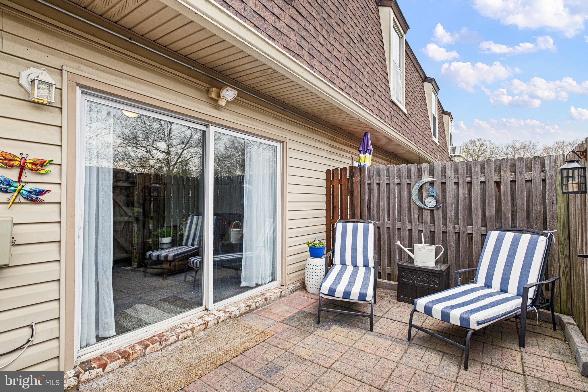 WILLIAMSBURG VIL - Residential