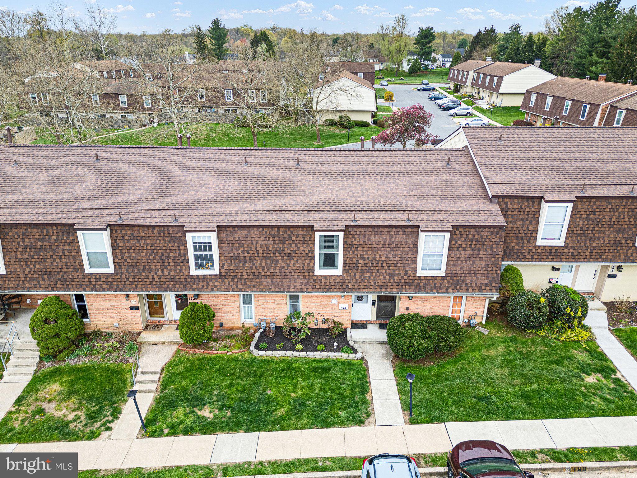 WILLIAMSBURG VIL - Residential