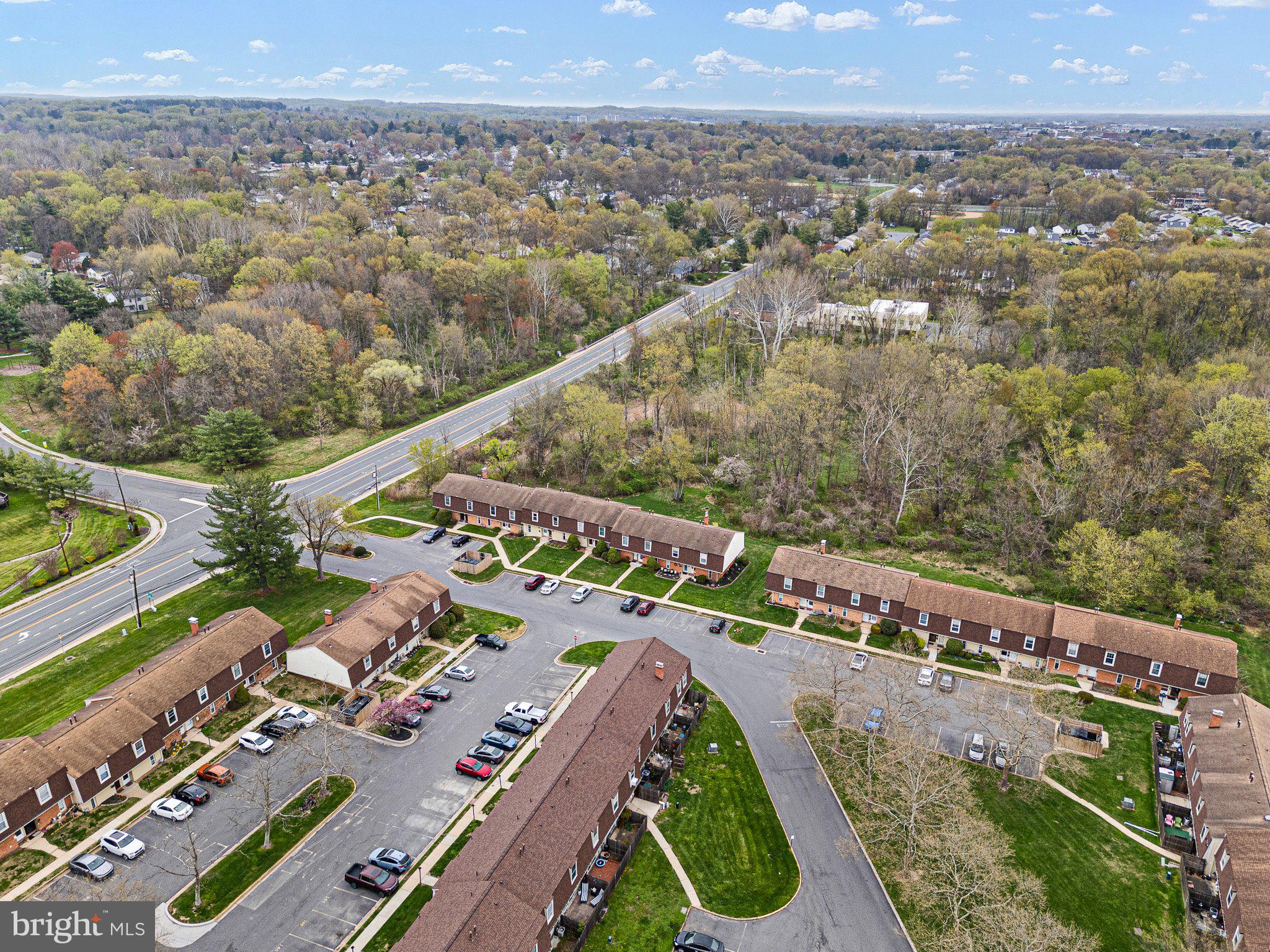 WILLIAMSBURG VIL - Residential