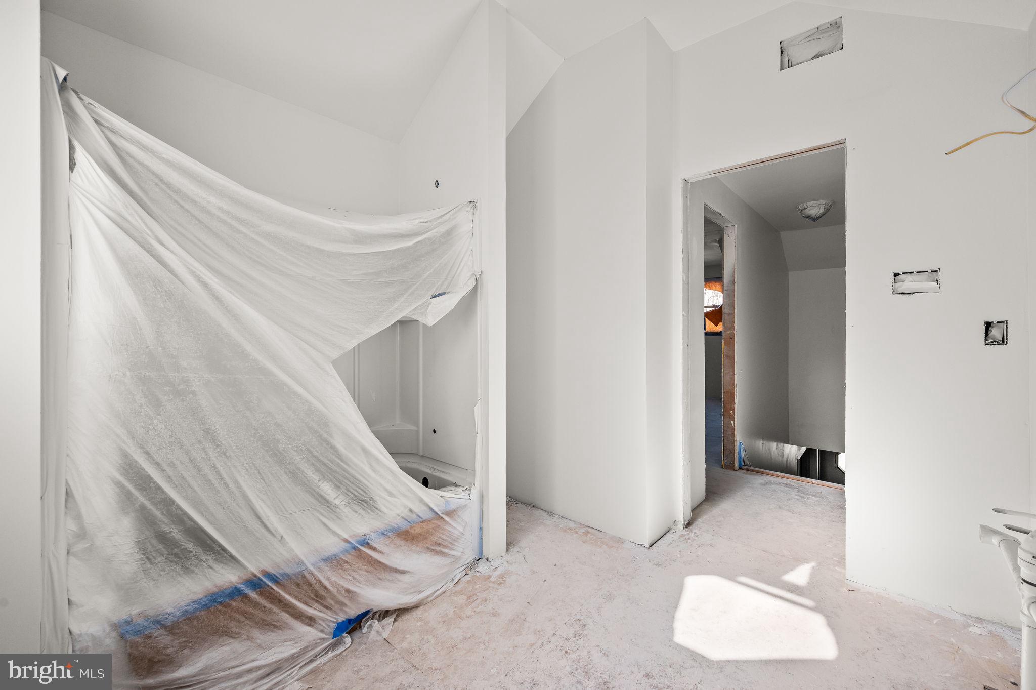 ROMAN VILLAGE - Residential