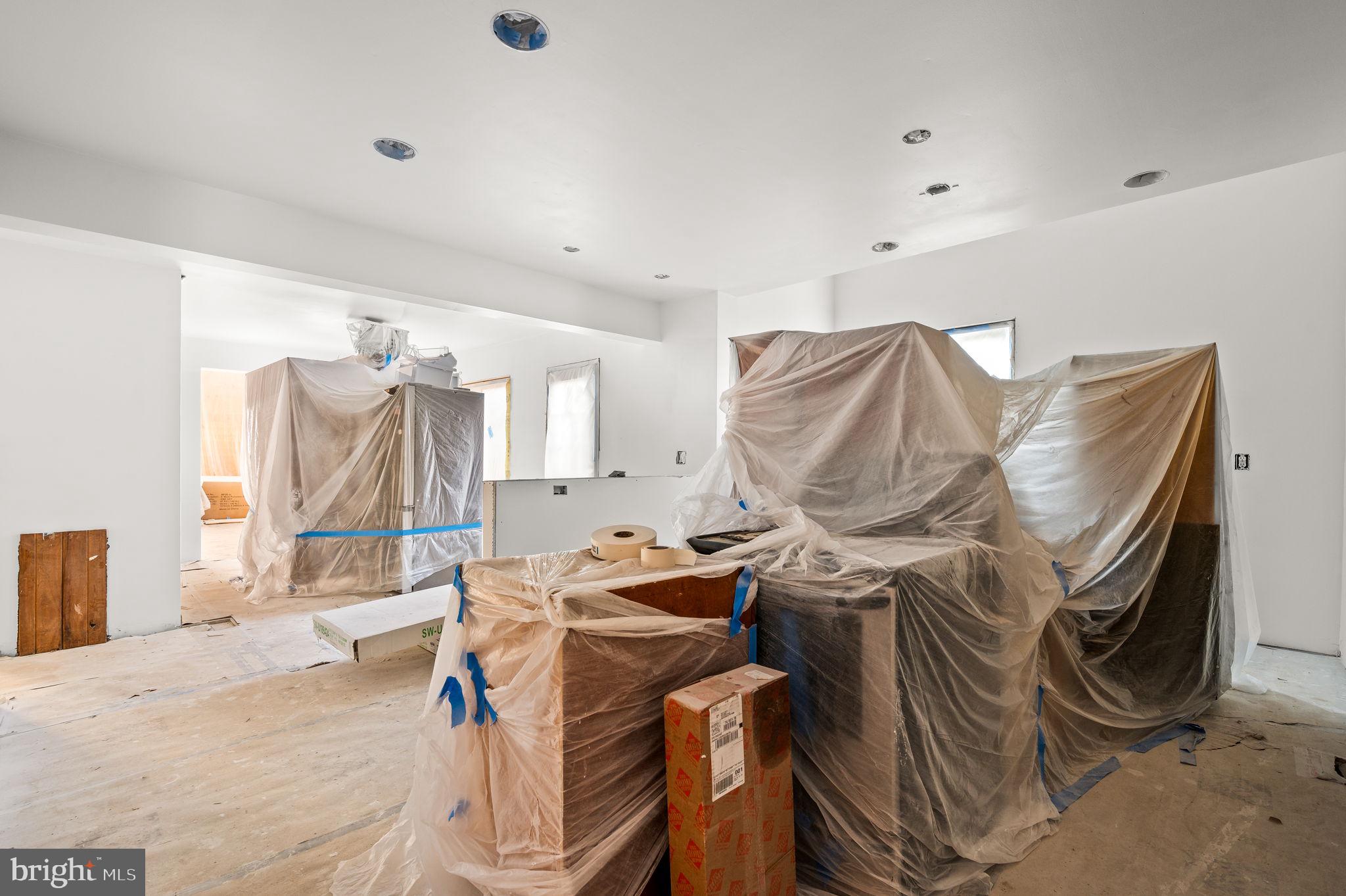 ROMAN VILLAGE - Residential