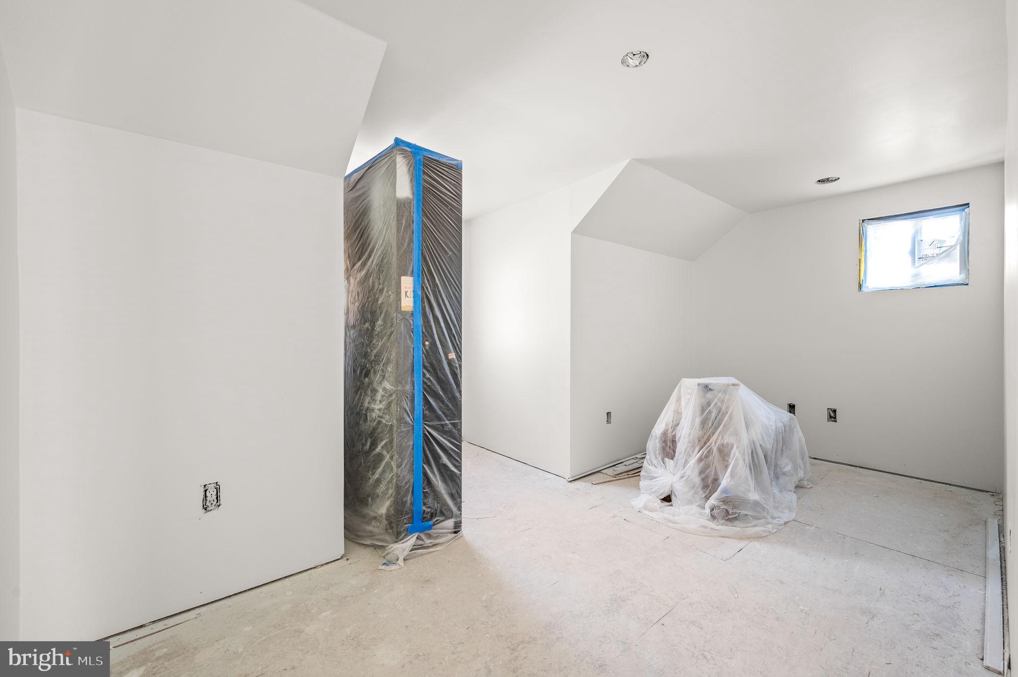 ROMAN VILLAGE - Residential