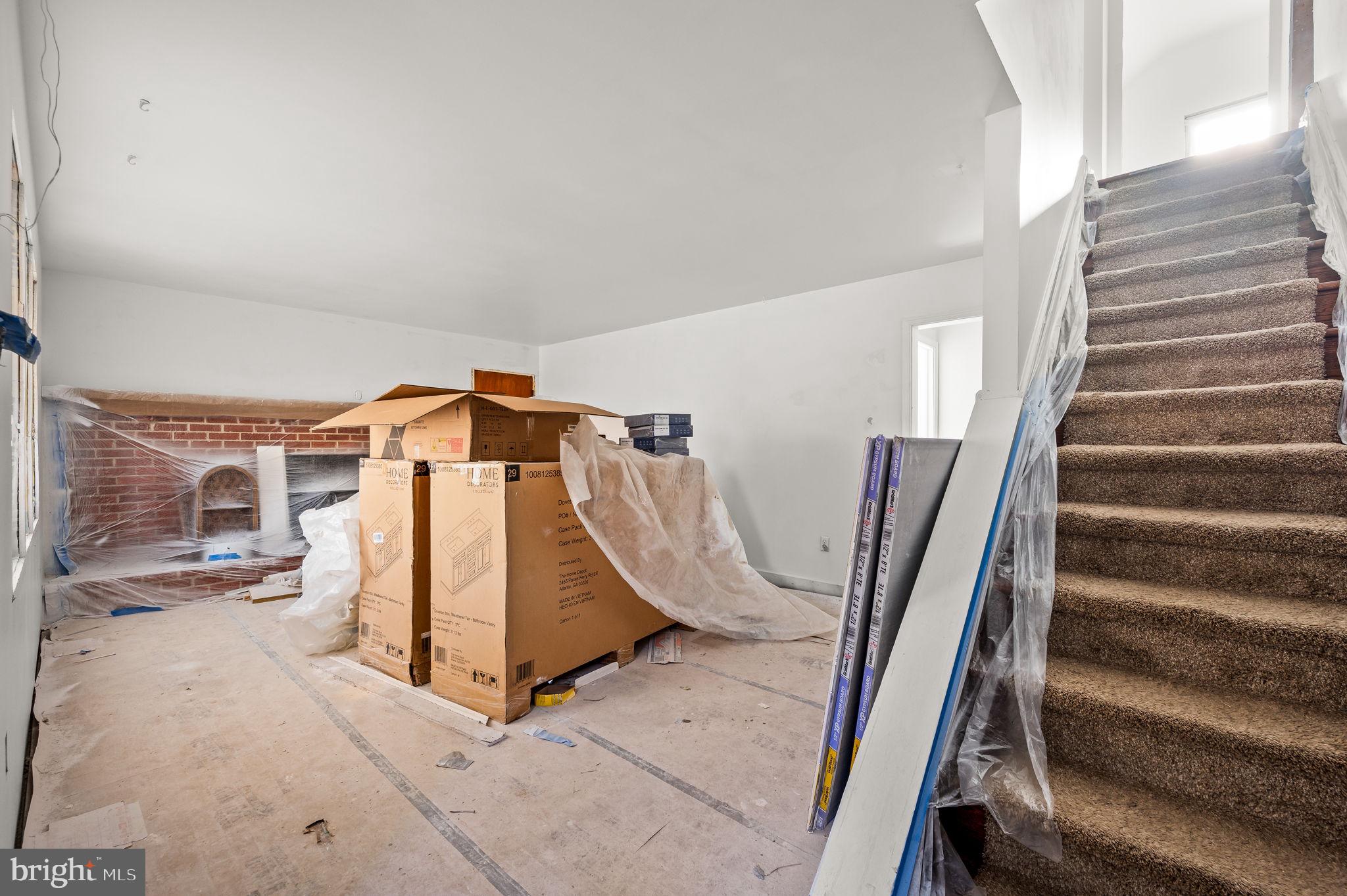 ROMAN VILLAGE - Residential