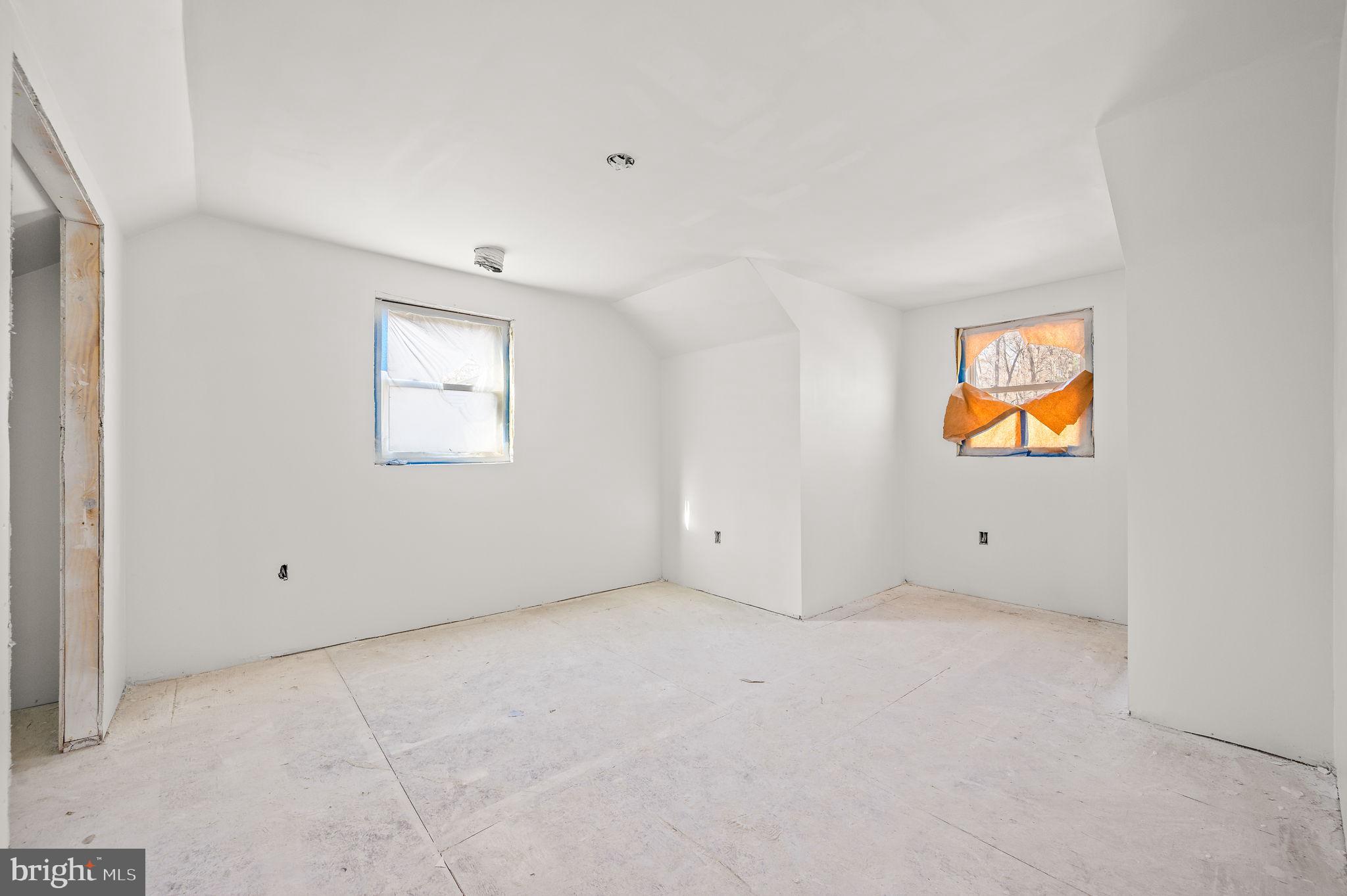 ROMAN VILLAGE - Residential