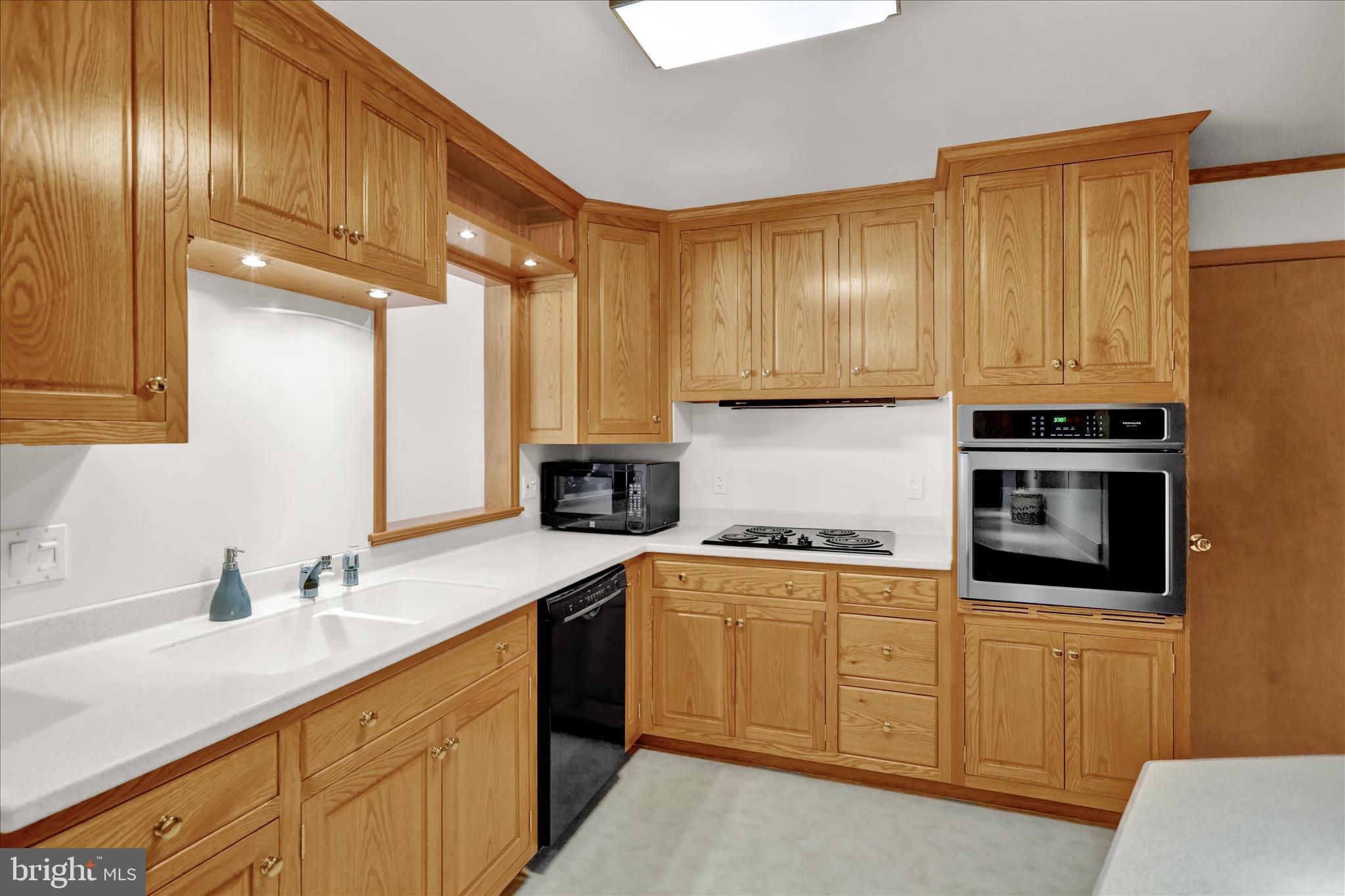 WHITFIELD - Residential