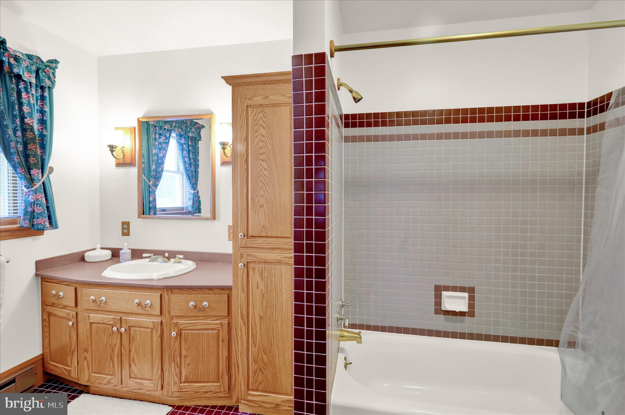 WHITFIELD - Residential