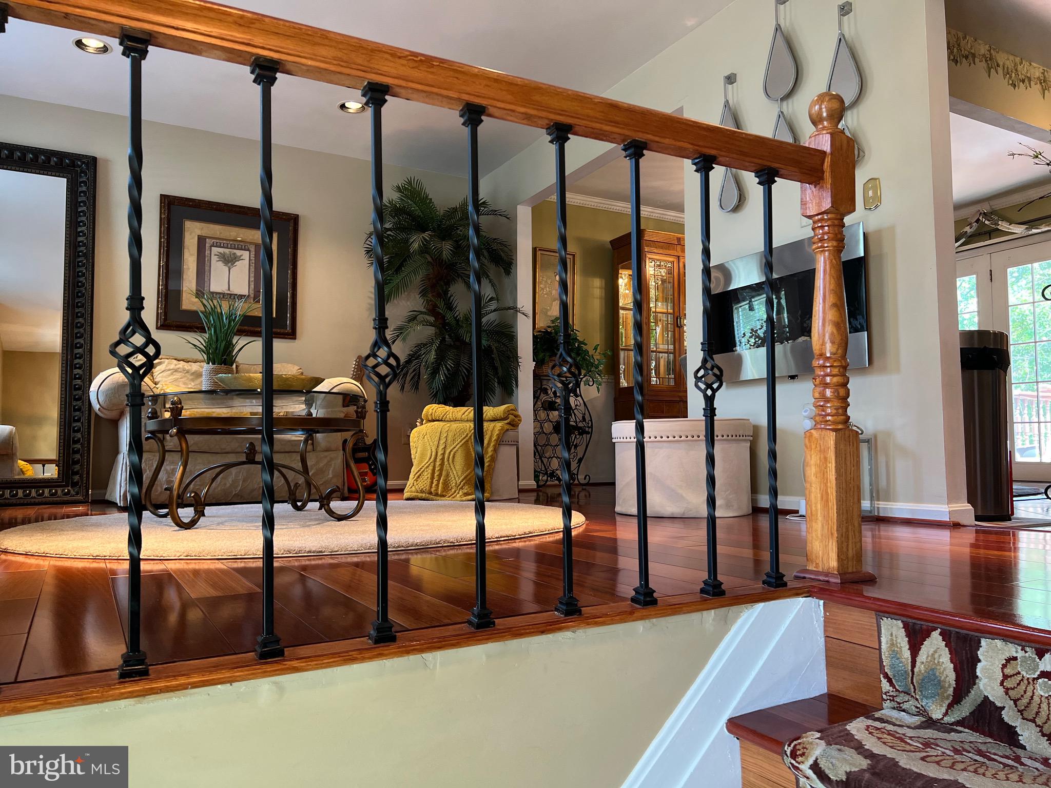 GOLDEN SPRINGS - Residential