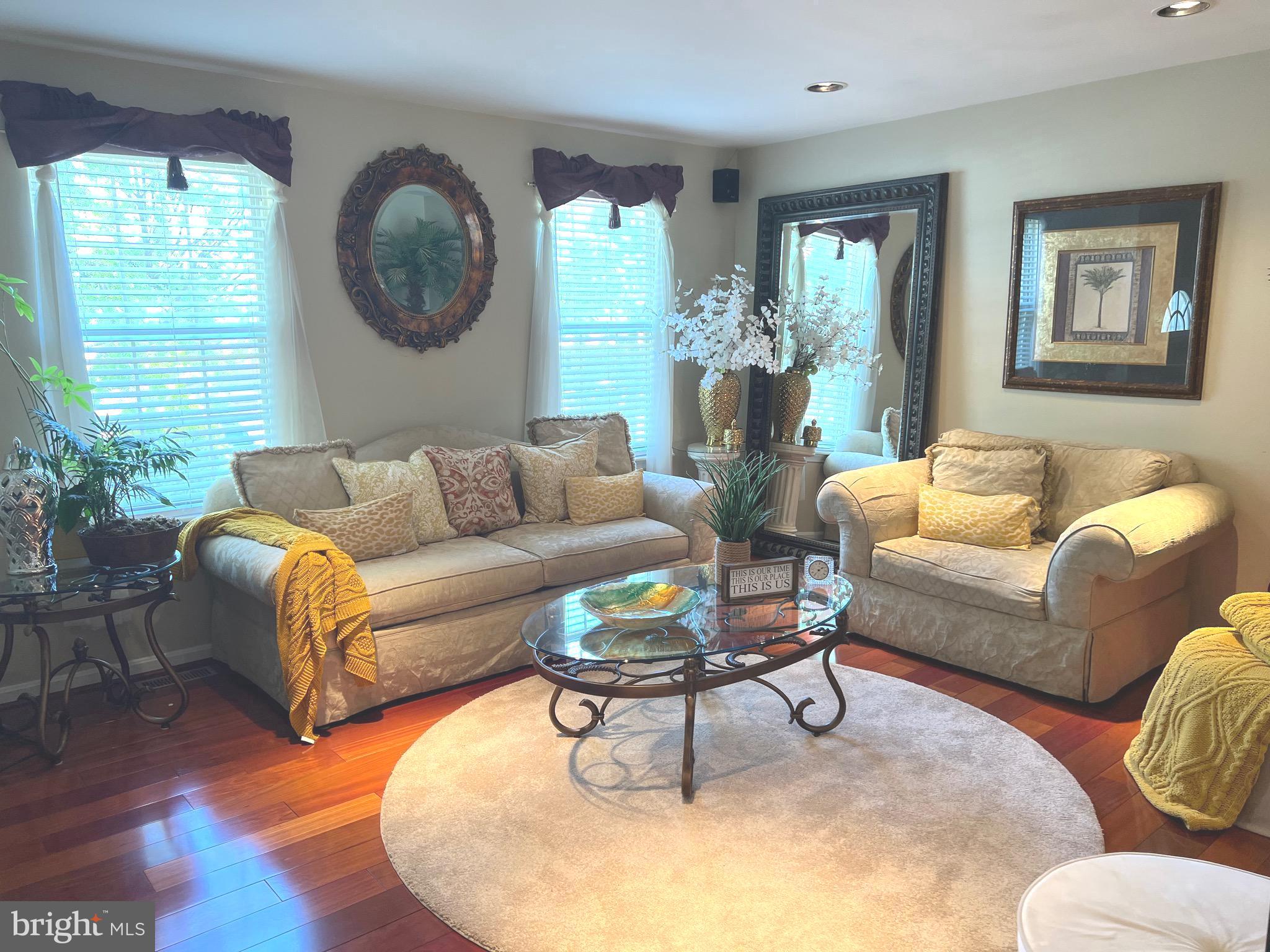 GOLDEN SPRINGS - Residential