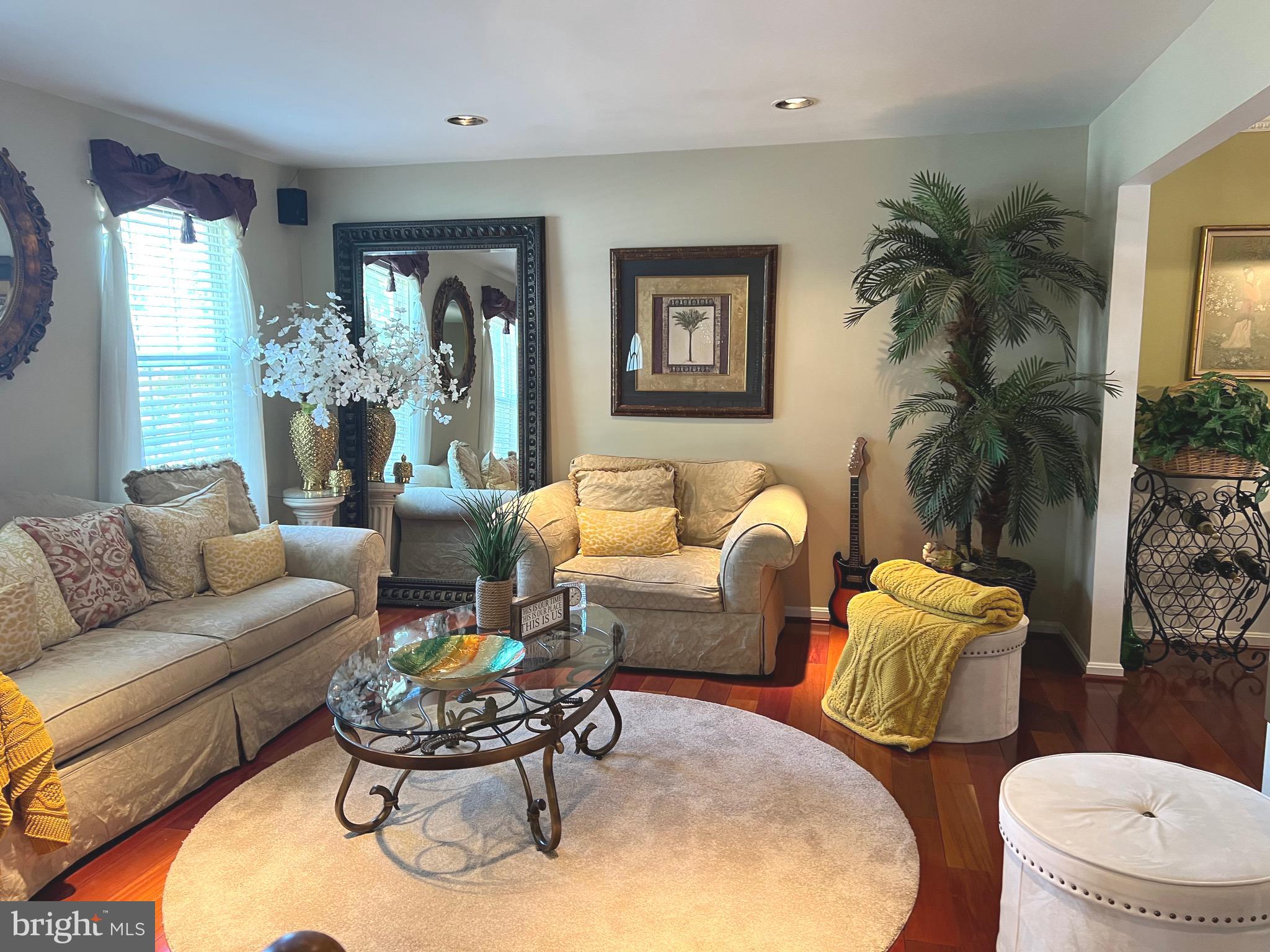 GOLDEN SPRINGS - Residential