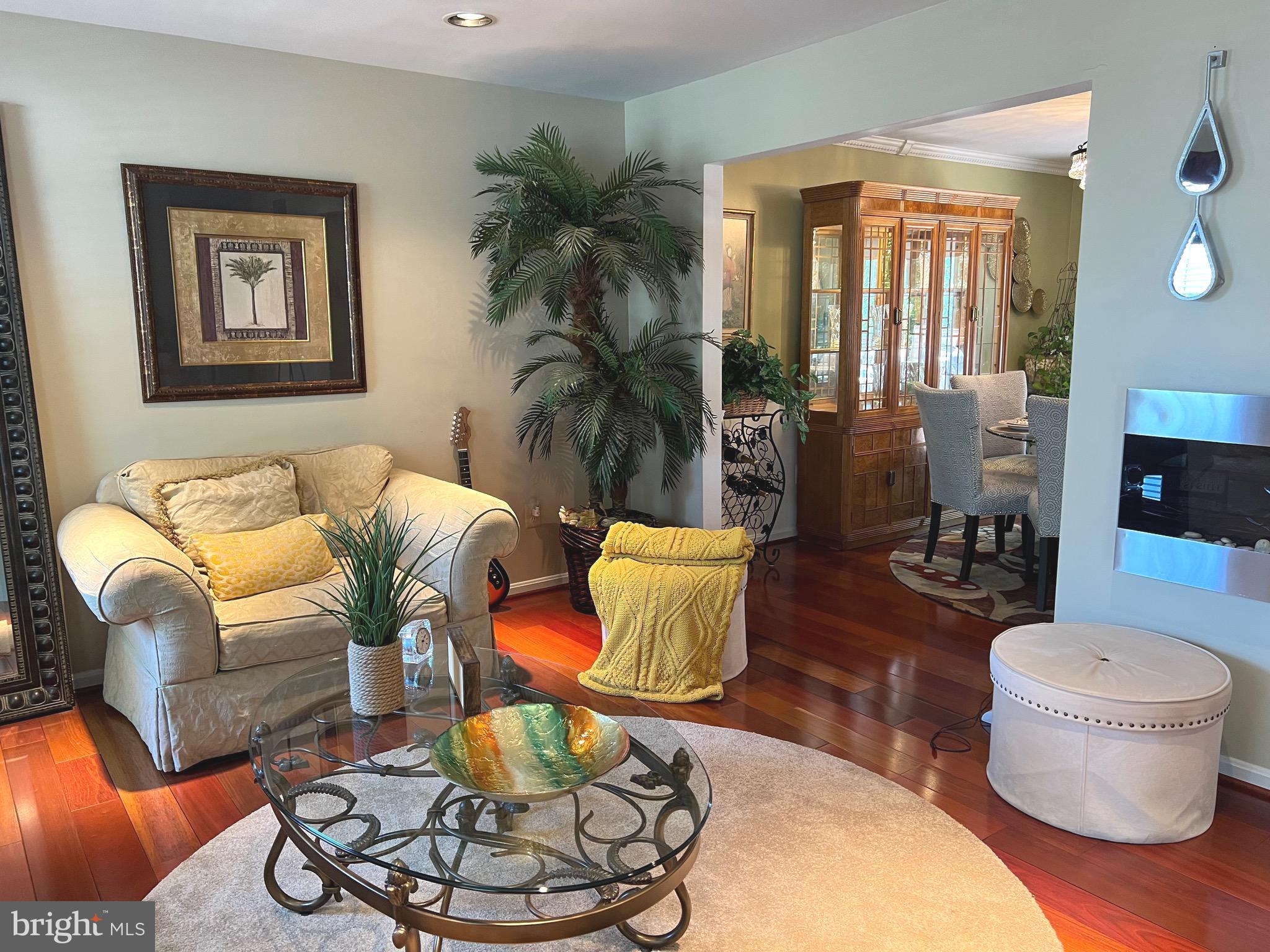 GOLDEN SPRINGS - Residential