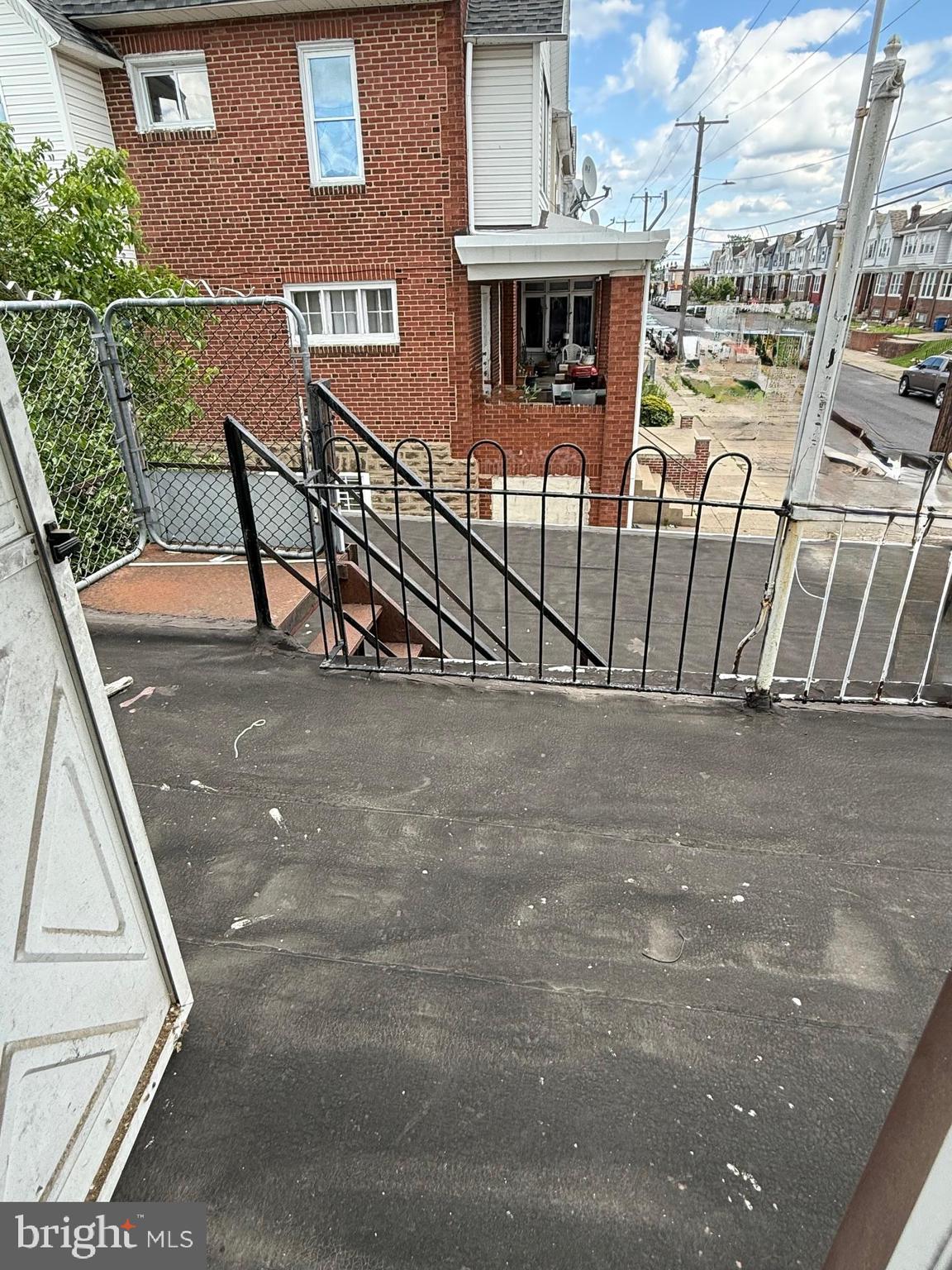 OLNEY - Commercial Sale