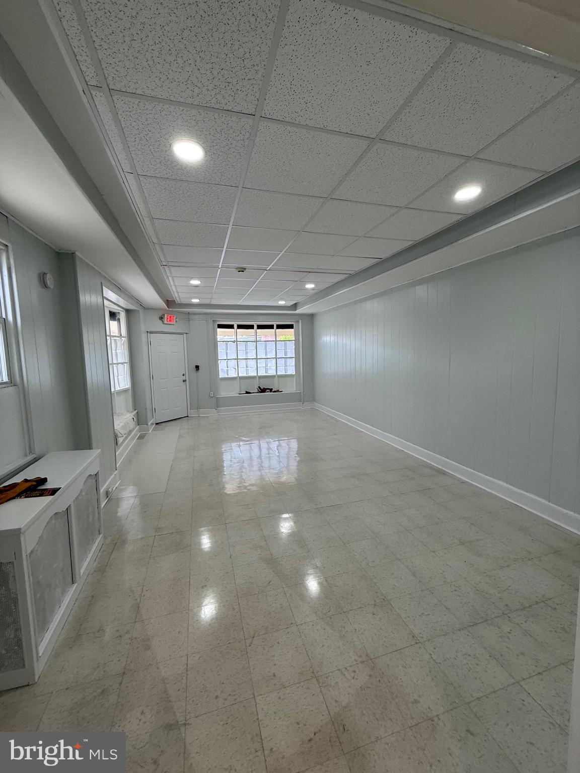 OLNEY - Commercial Sale