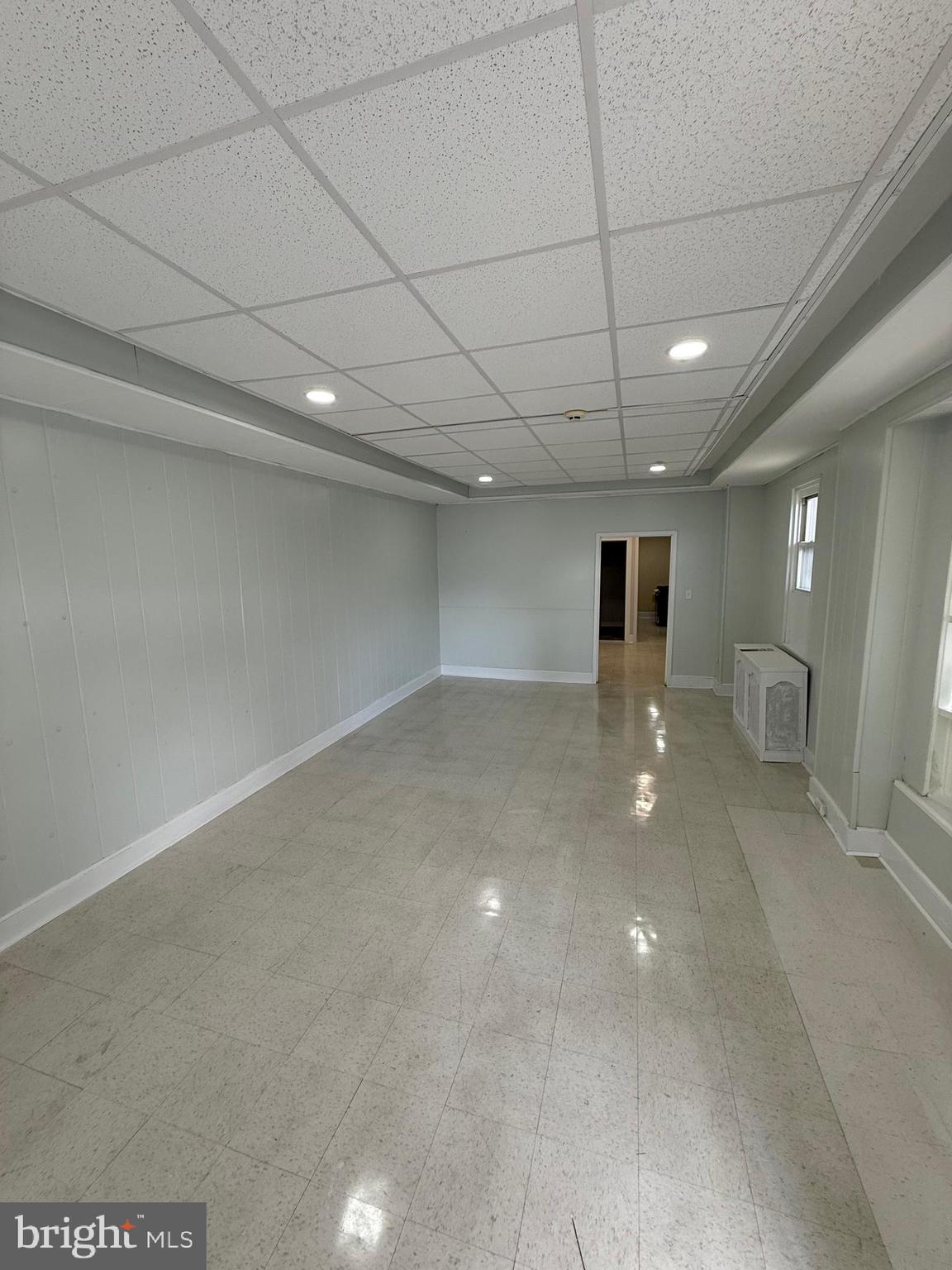 OLNEY - Commercial Sale