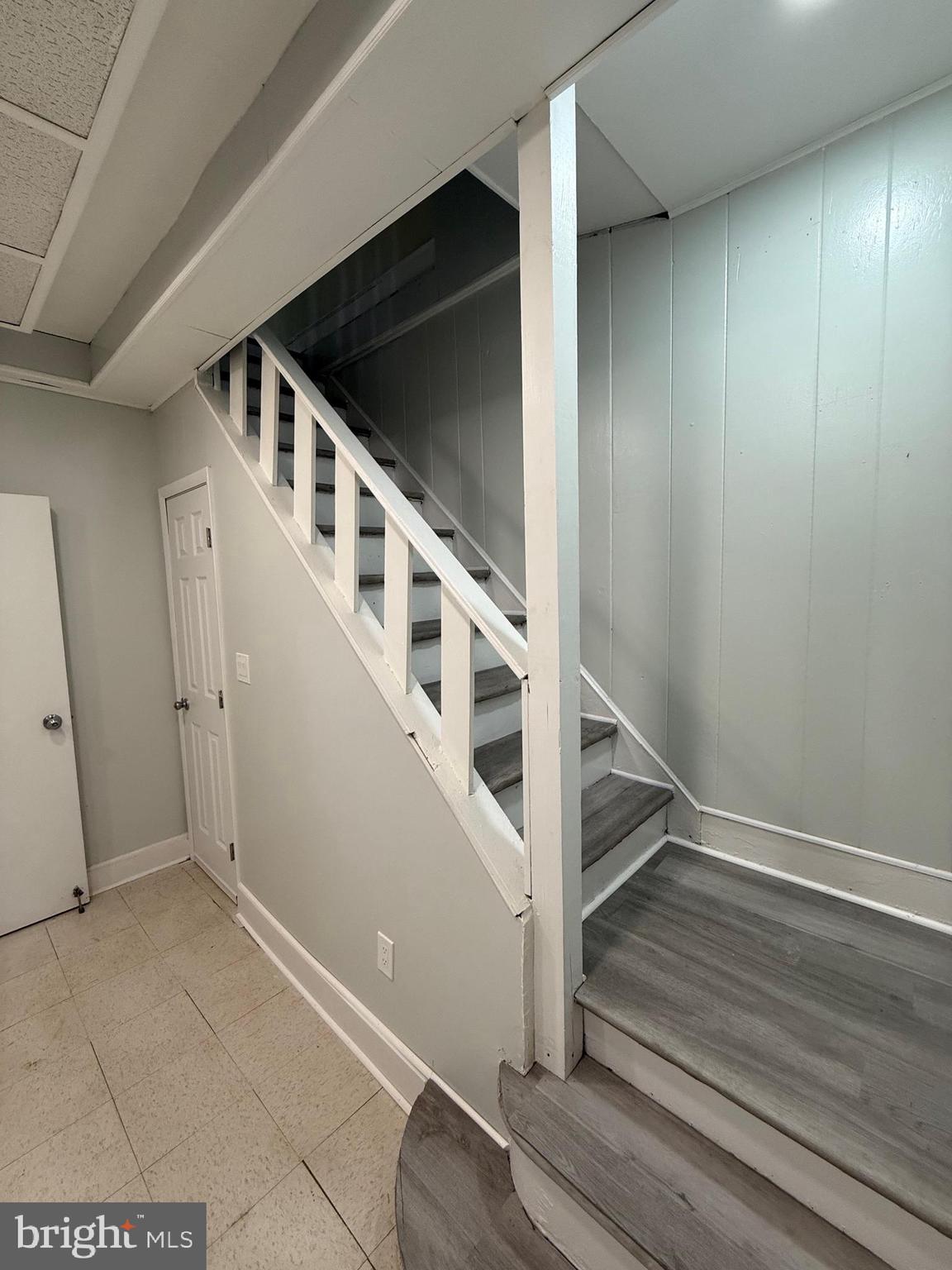 OLNEY - Commercial Sale
