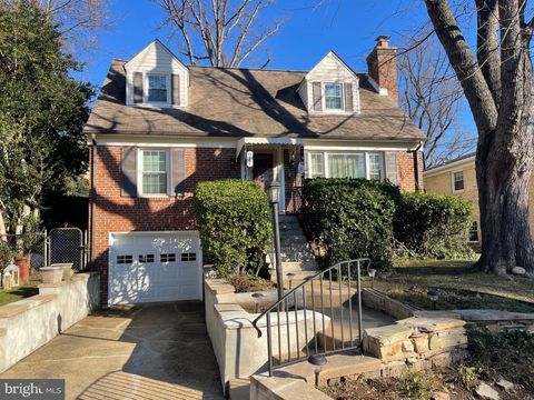 911 N LEXINGTON STREET ARLINGTON VA 22205