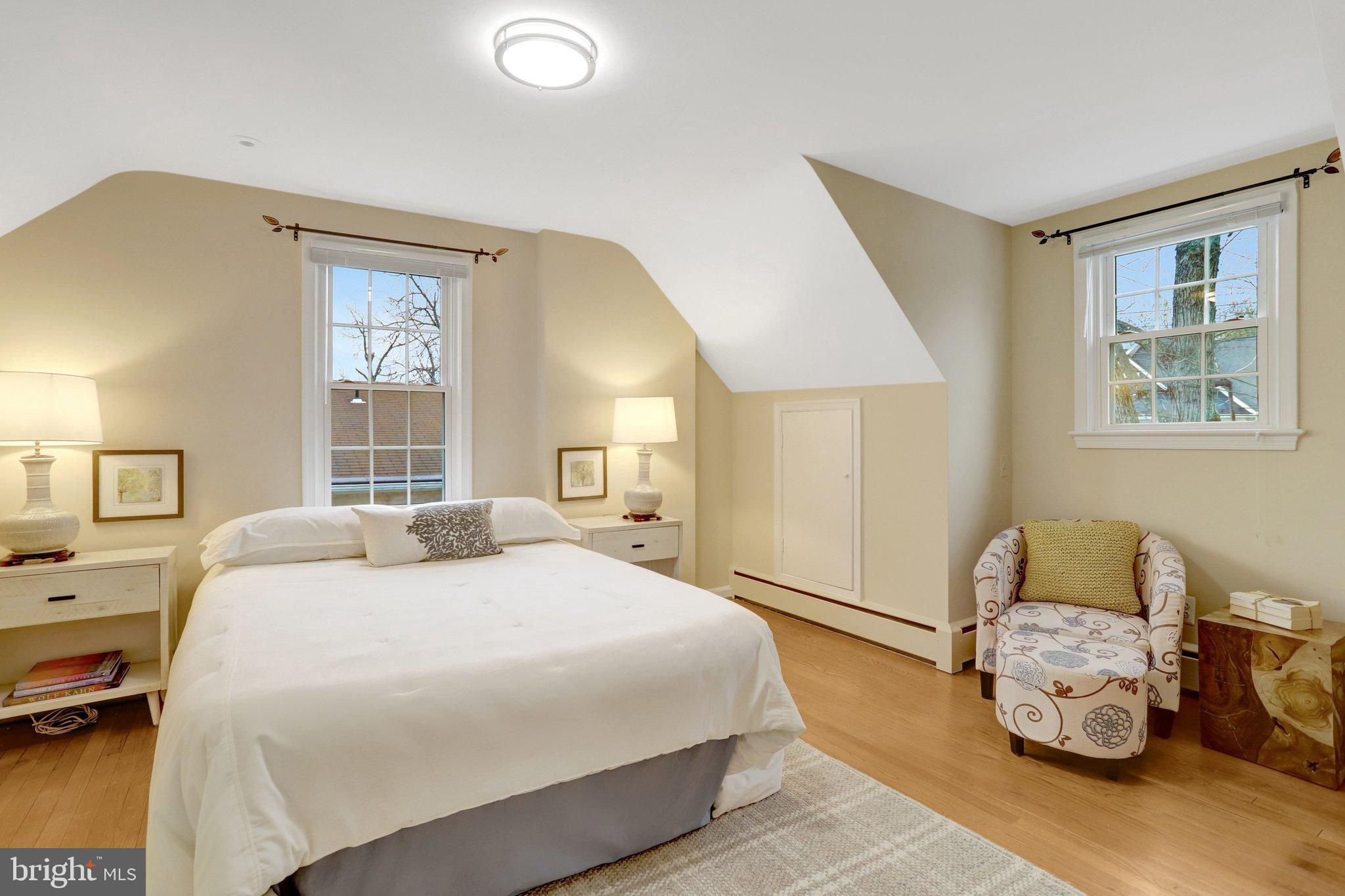 911 N LEXINGTON STREET