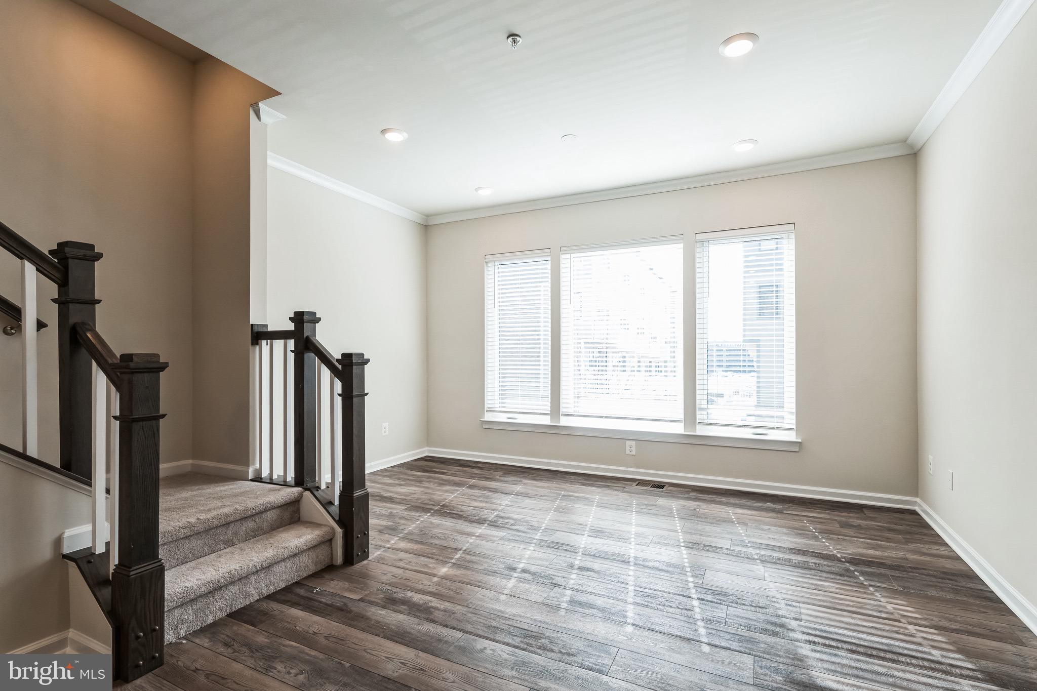 8171 TOMPKINS