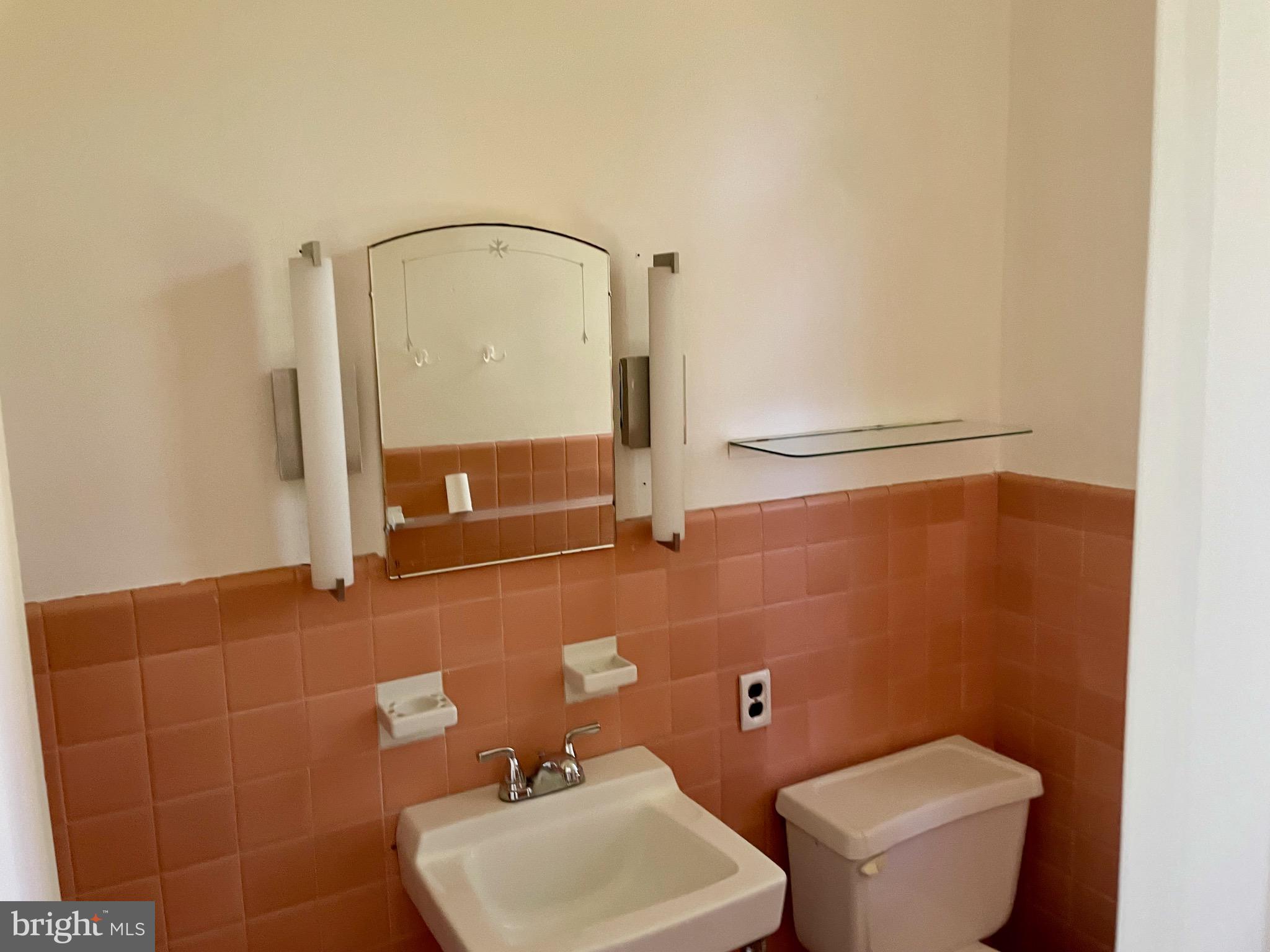 ROCKLEDGE - Residential Lease