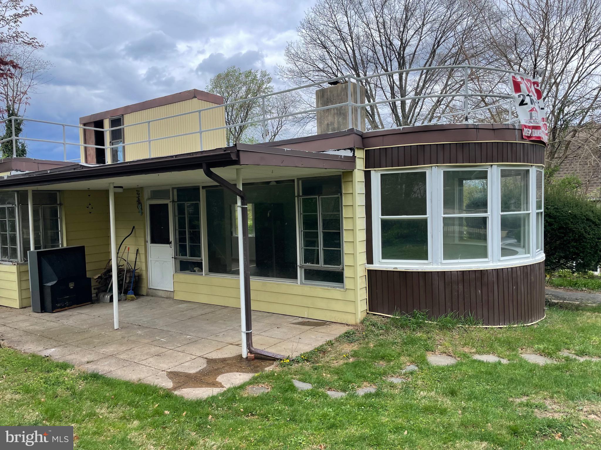 ROCKLEDGE - Residential Lease