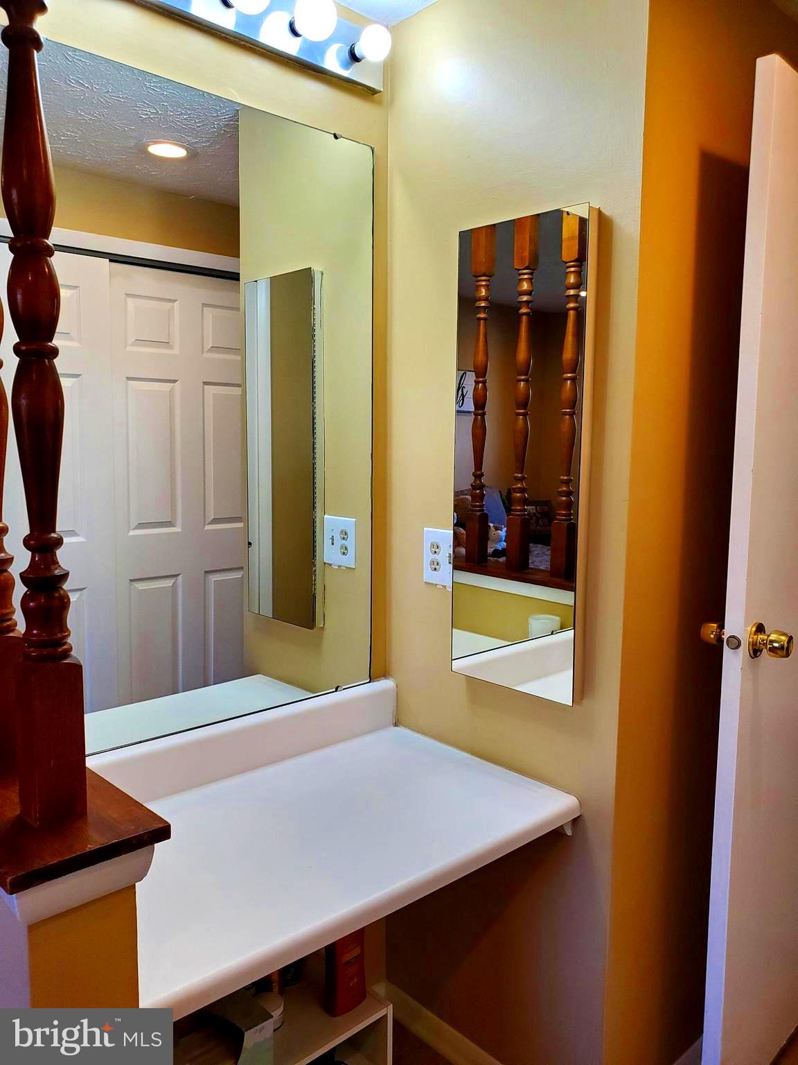 RESTON - Residential Lease