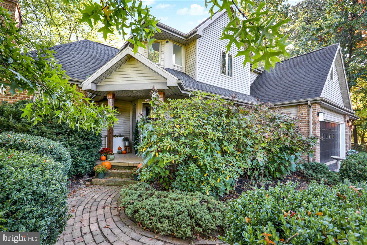 162 OAK CIRCLE