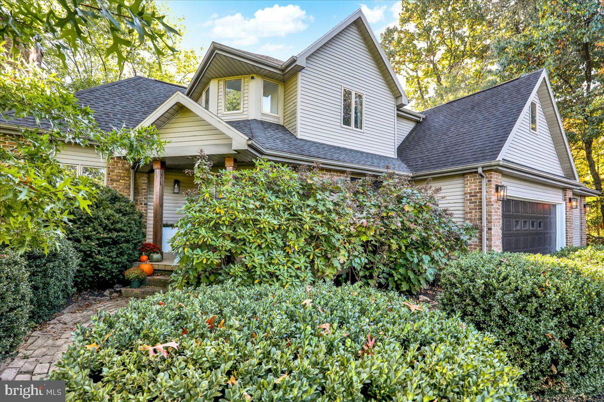 162 OAK CIRCLE